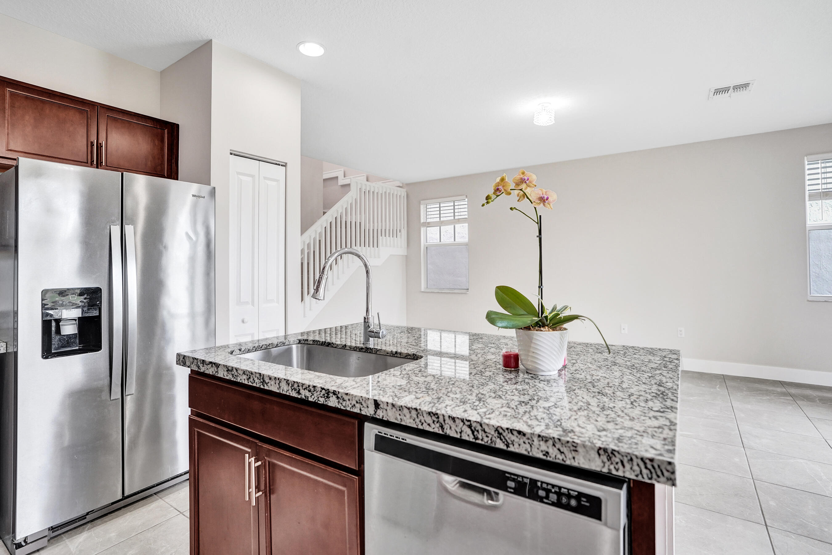 TRAILS AT CENTRAL PARC - Residential Lease