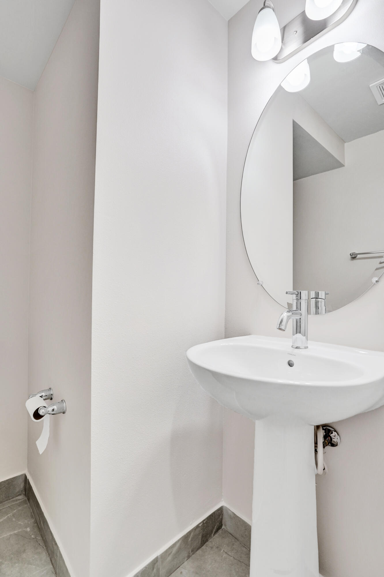 TRAILS AT CENTRAL PARC - Residential Lease