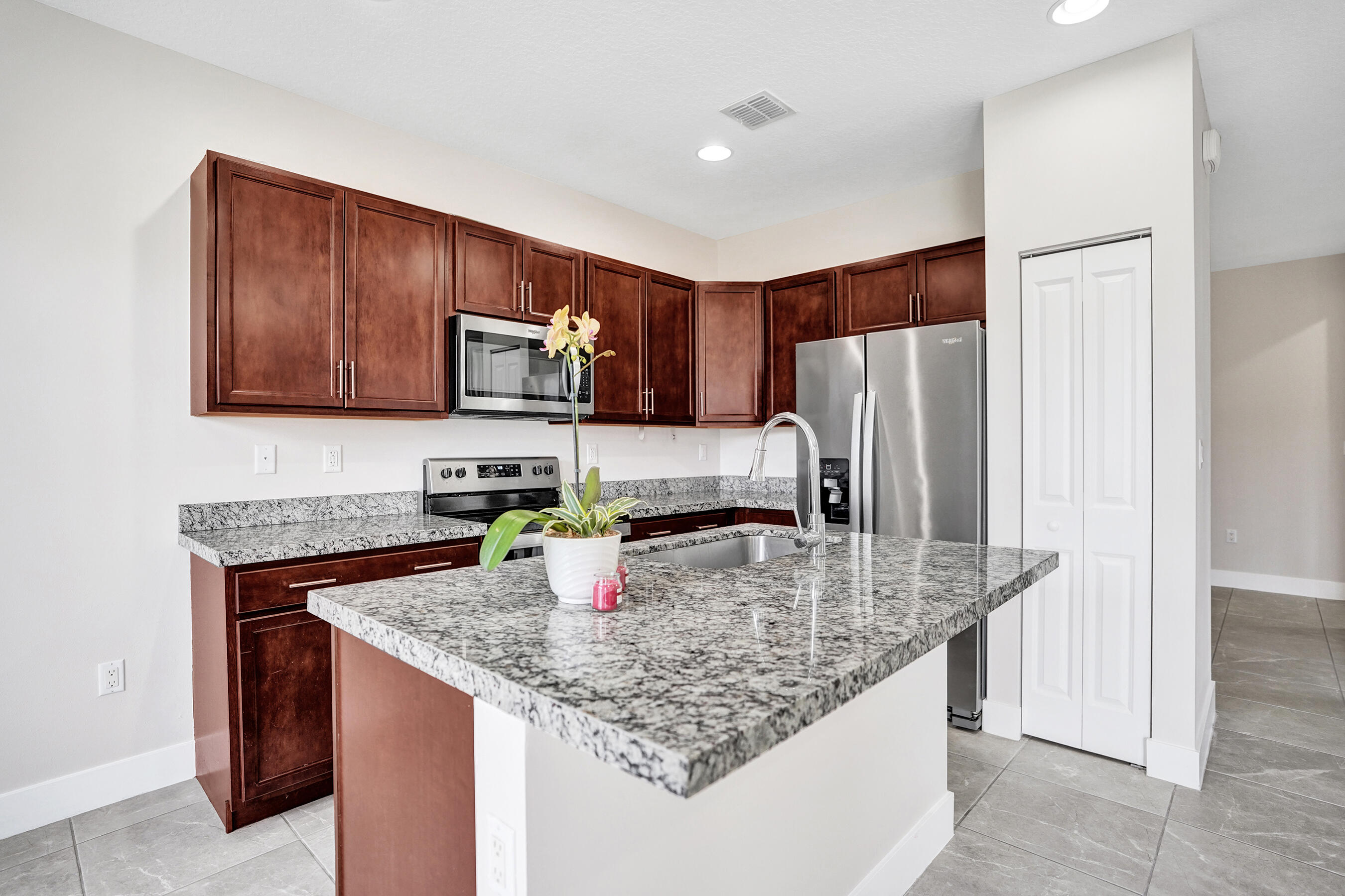 TRAILS AT CENTRAL PARC - Residential Lease