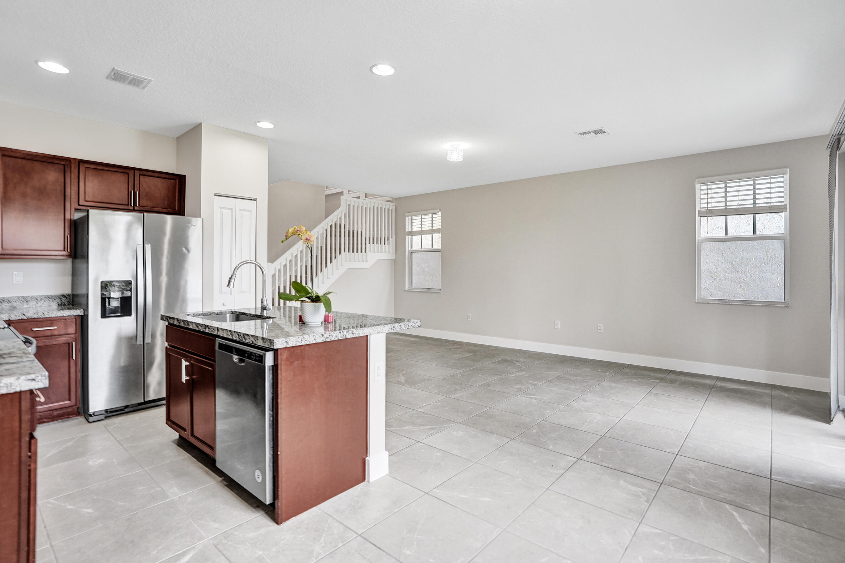 TRAILS AT CENTRAL PARC - Residential Lease