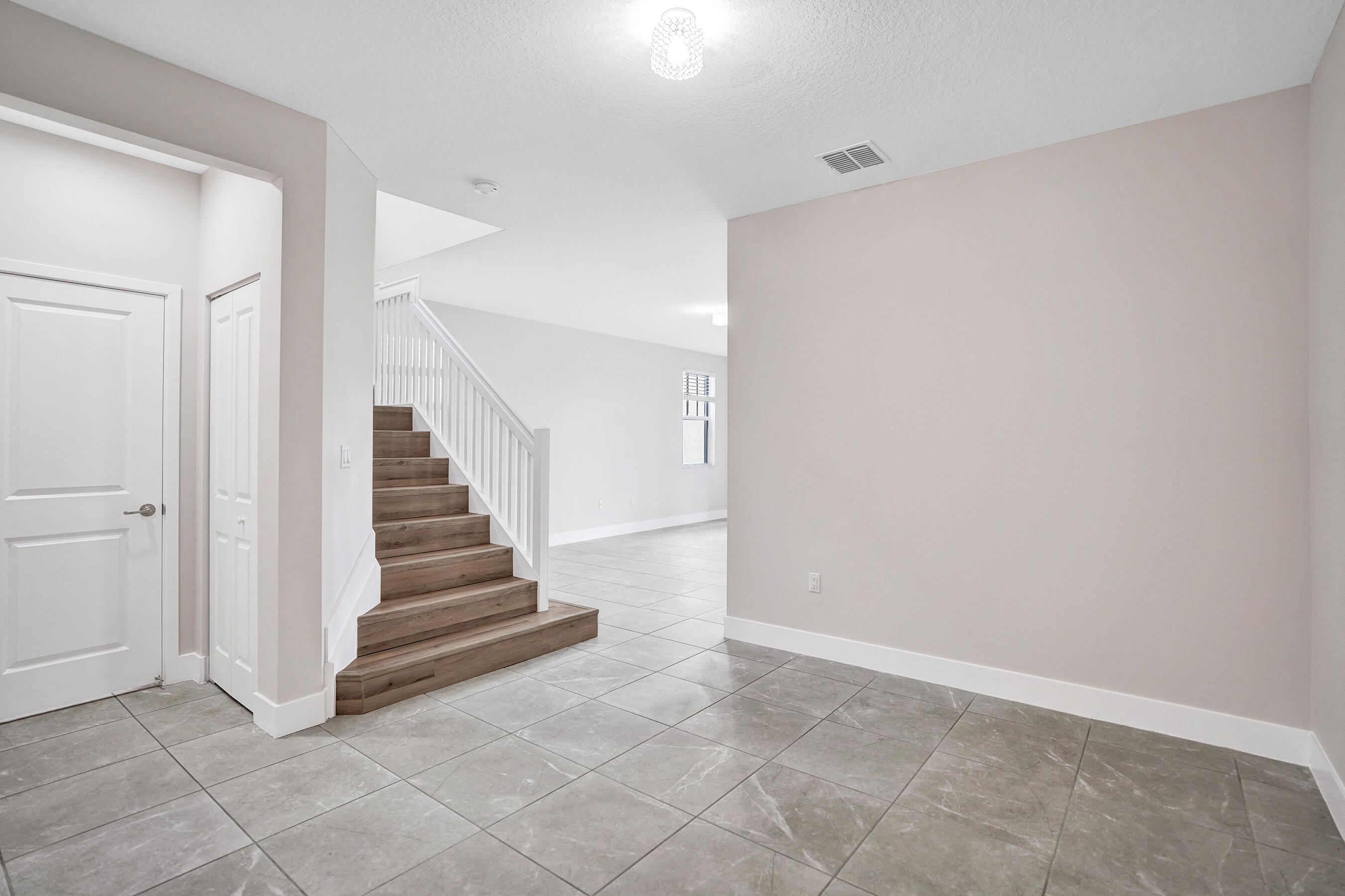 TRAILS AT CENTRAL PARC - Residential Lease