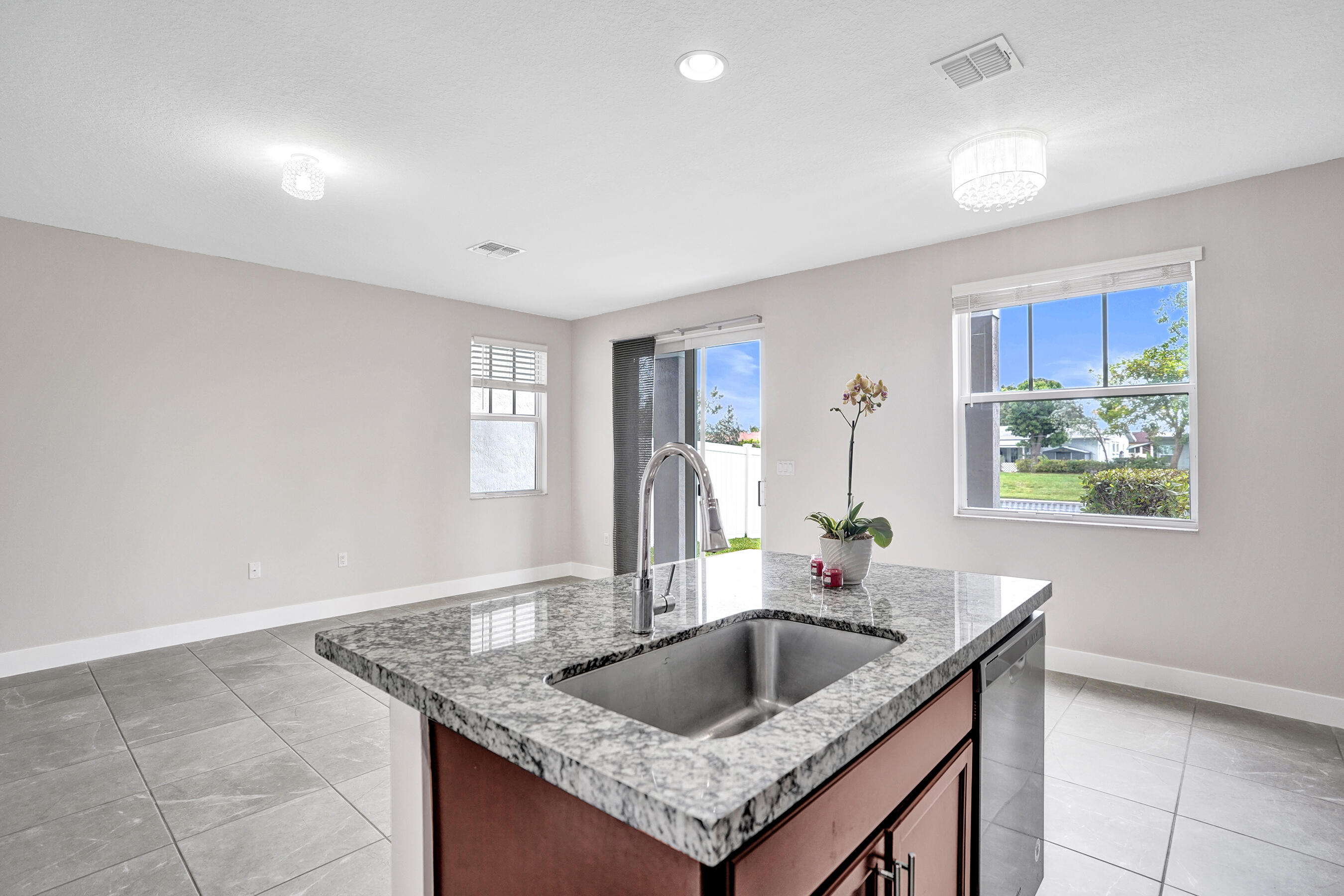 TRAILS AT CENTRAL PARC - Residential Lease