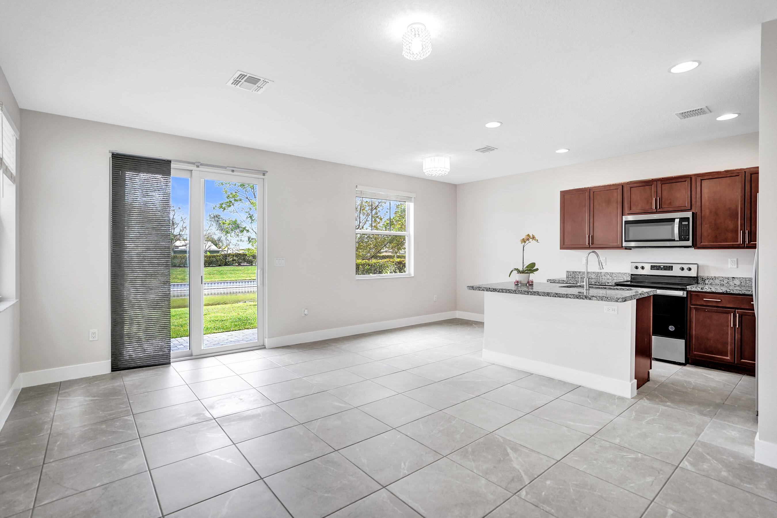 TRAILS AT CENTRAL PARC - Residential Lease