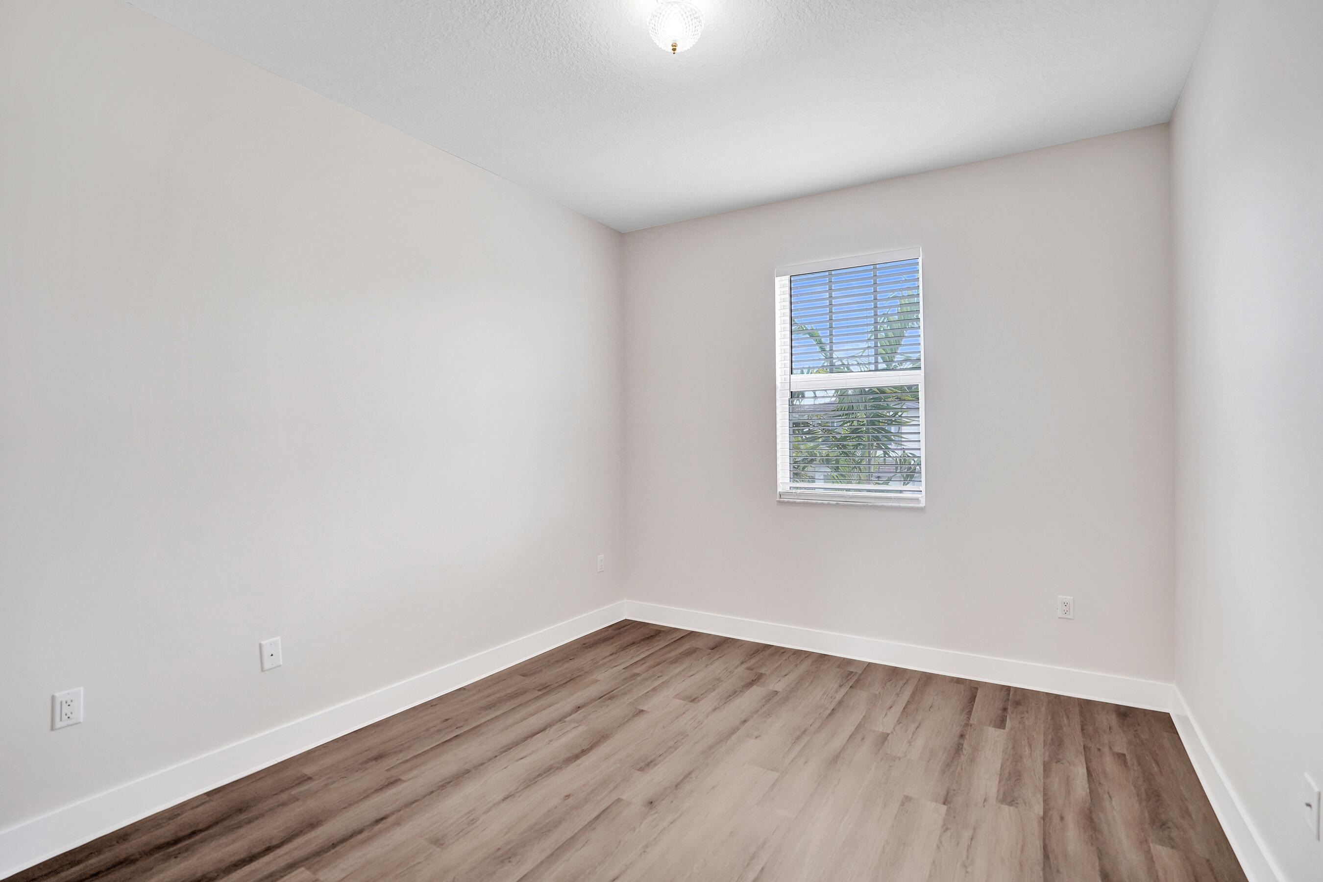 TRAILS AT CENTRAL PARC - Residential Lease
