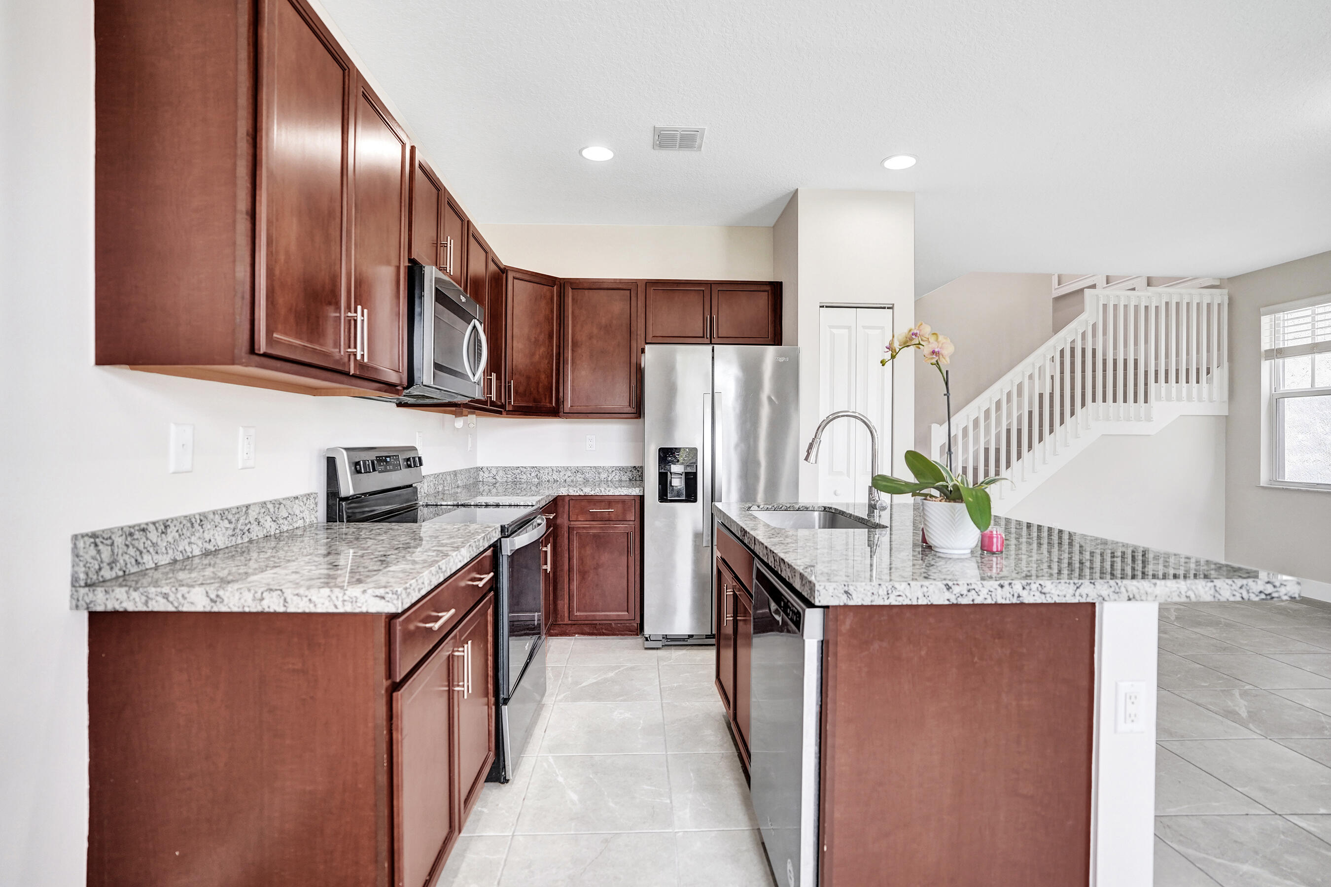 TRAILS AT CENTRAL PARC - Residential Lease