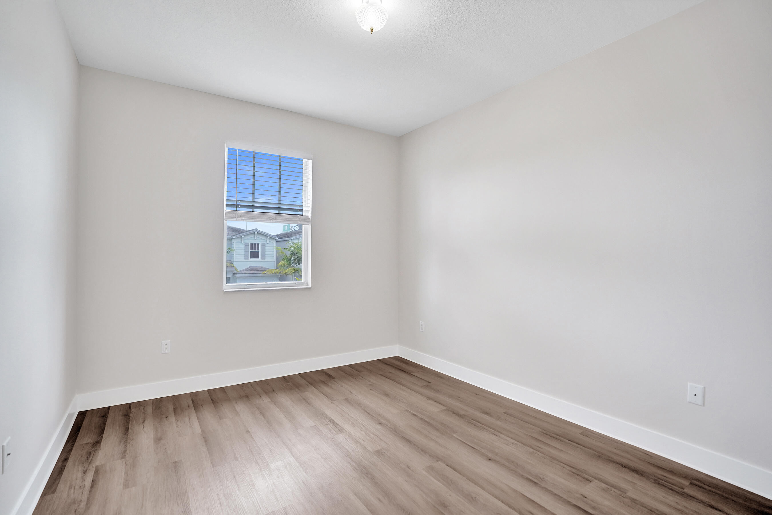 TRAILS AT CENTRAL PARC - Residential Lease