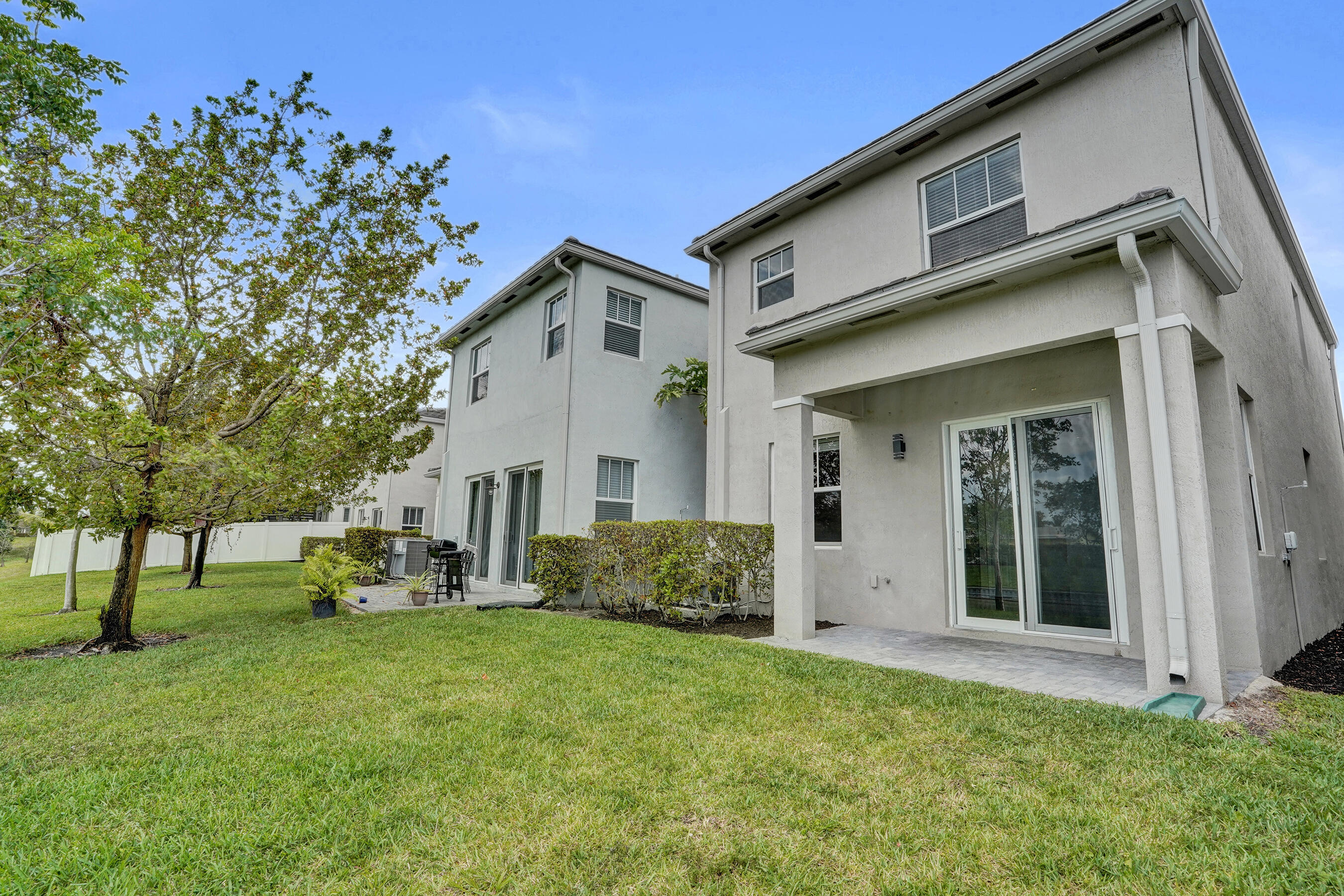 TRAILS AT CENTRAL PARC - Residential Lease