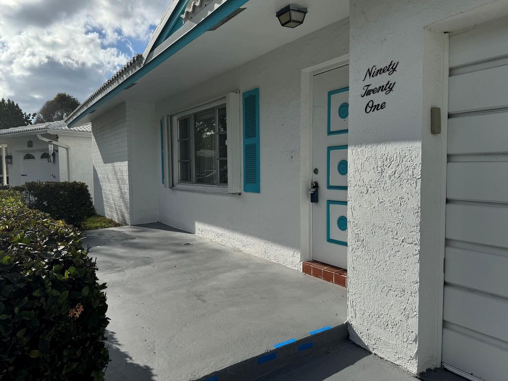 Photo of 9021 NW 15th Place, Plantation, FL 33322 (MLS # F10551900)