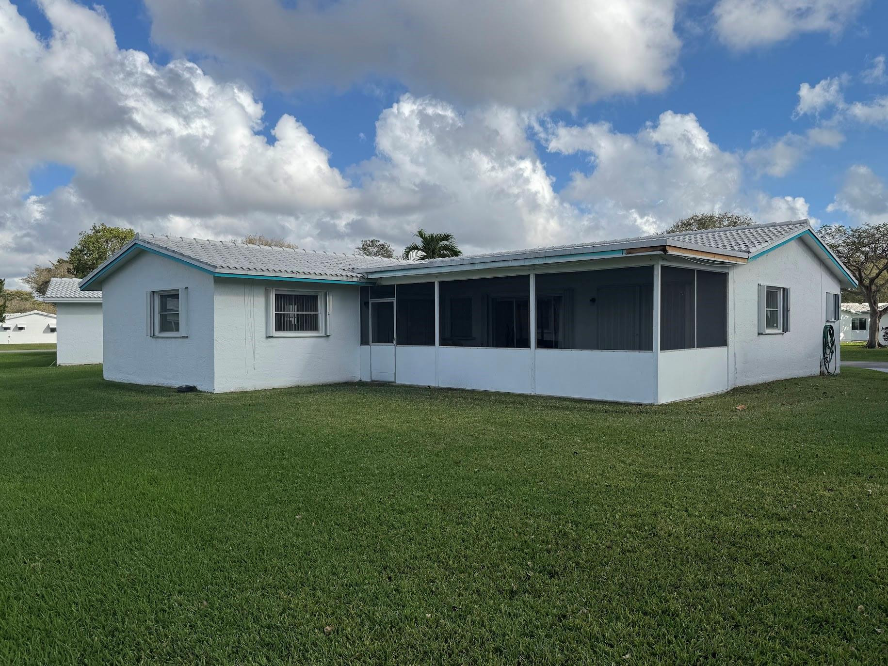 Lauderdale West 3 Sec 83- - Residential