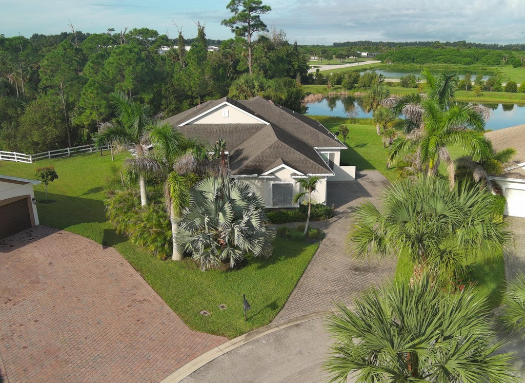Photo of 5963 SEQUOIA Circle, Vero Beach, FL 32967 (MLS # B26080301)
