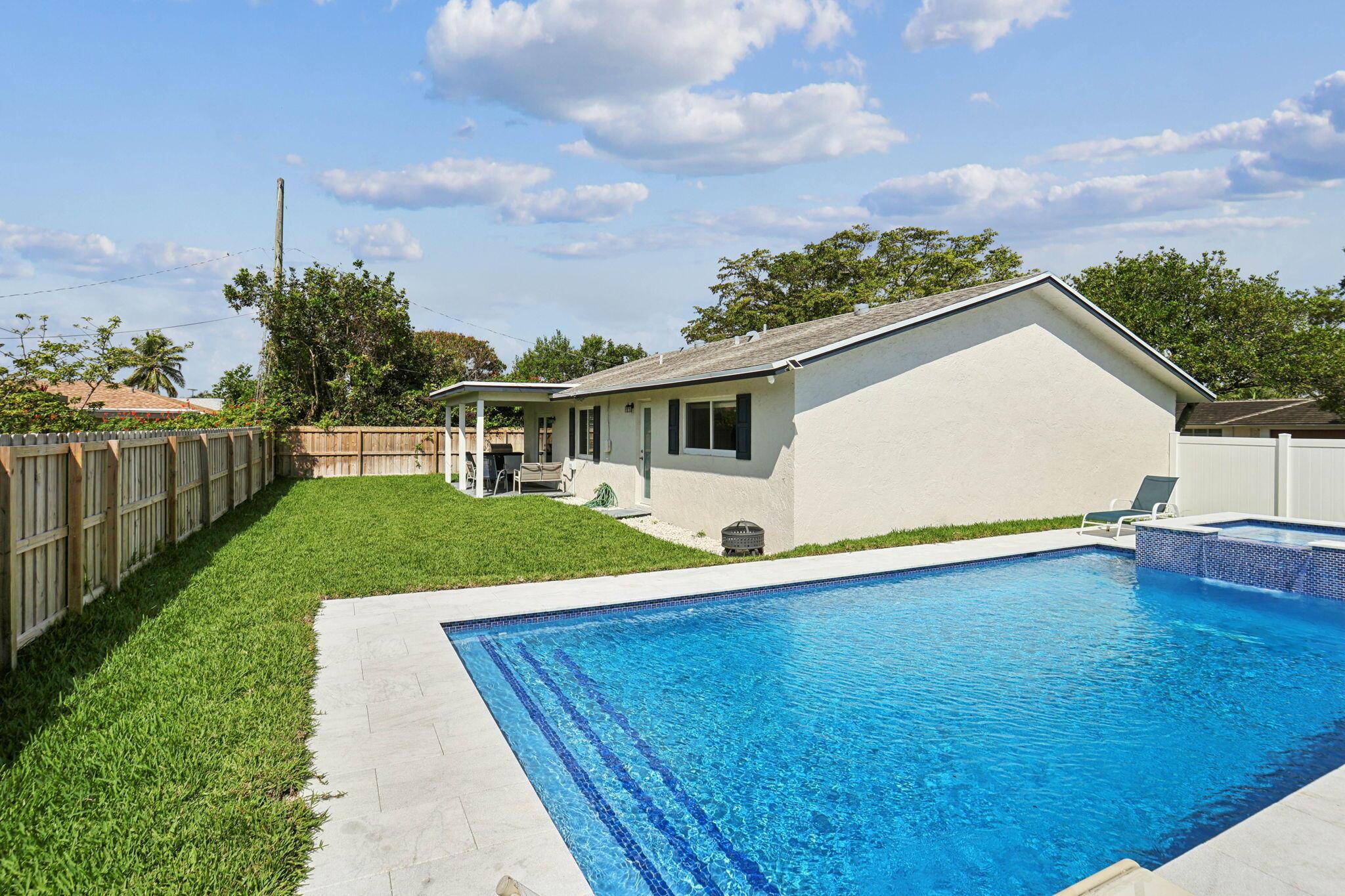 TROPIC PALMS 1 - Residential Lease