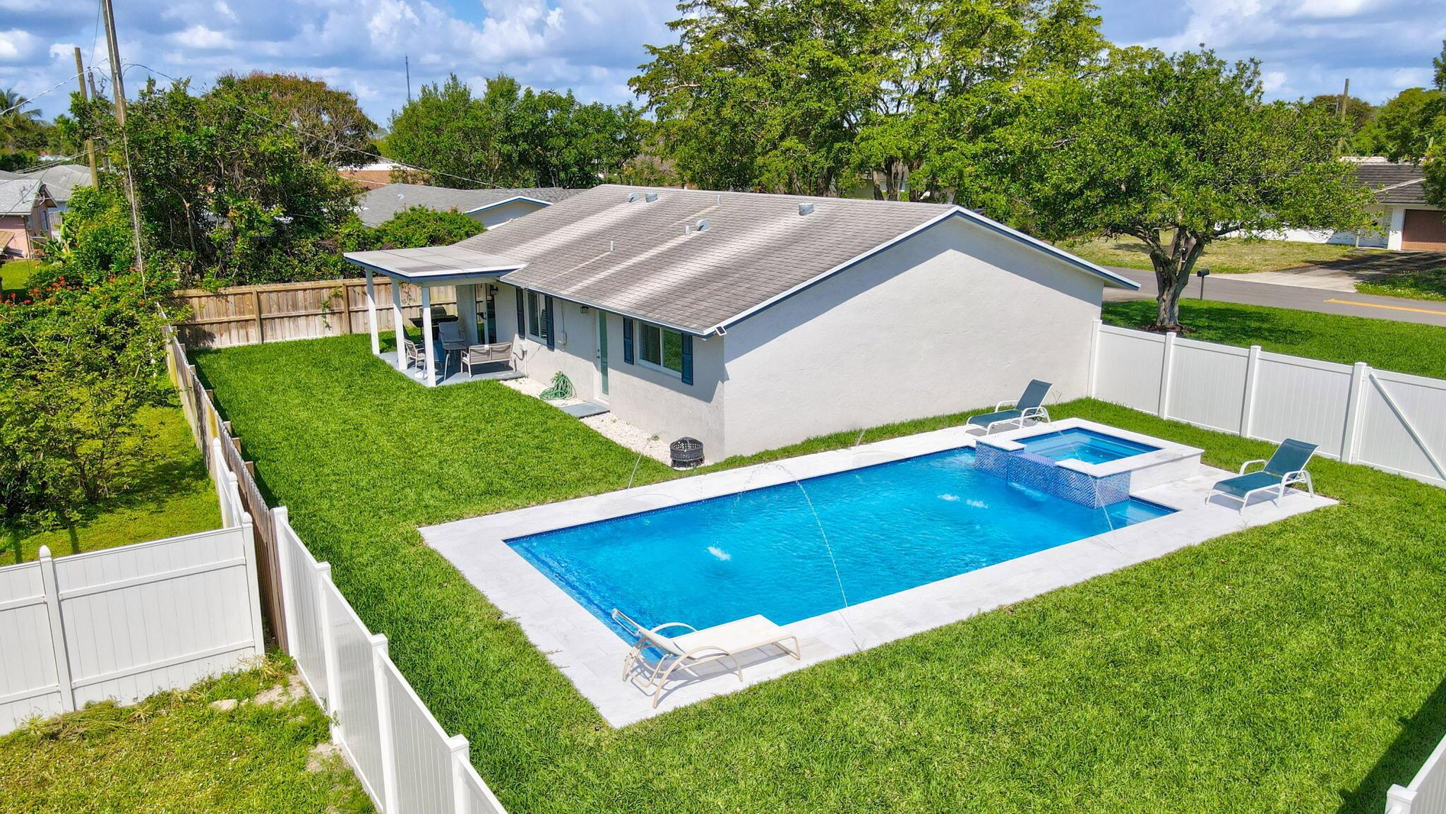 TROPIC PALMS 1 - Residential Lease