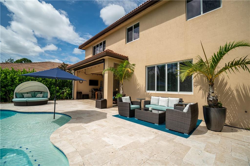Vista Lago - Residential