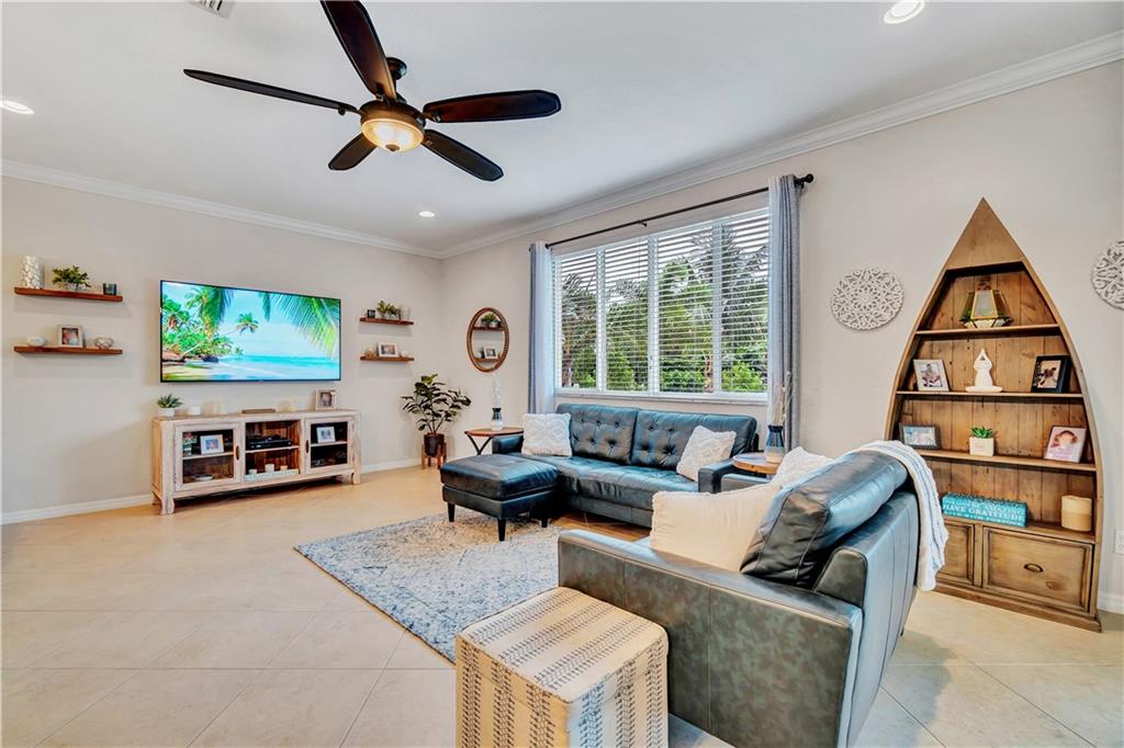Vista Lago - Residential