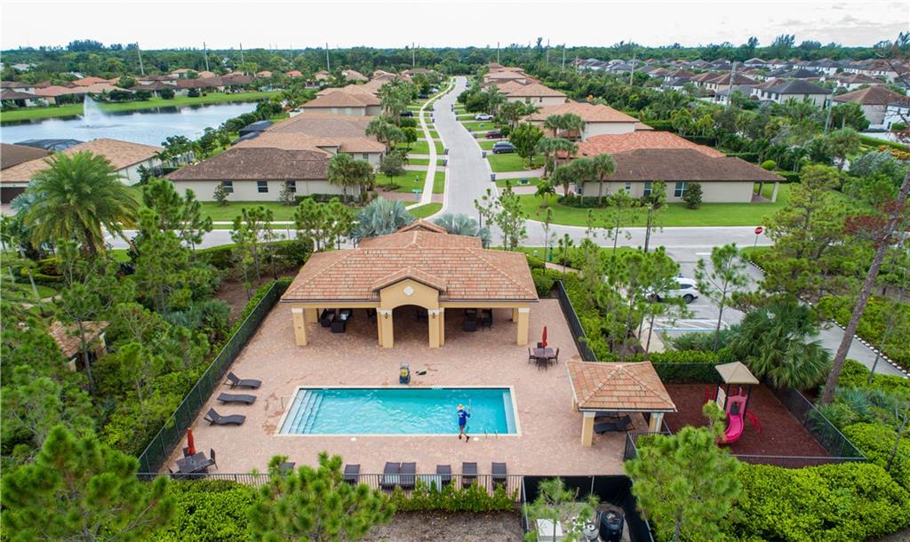 Vista Lago - Residential