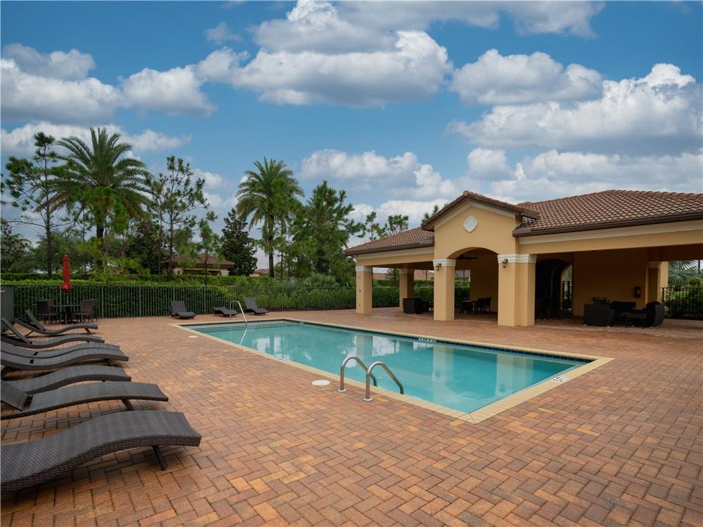 Vista Lago - Residential