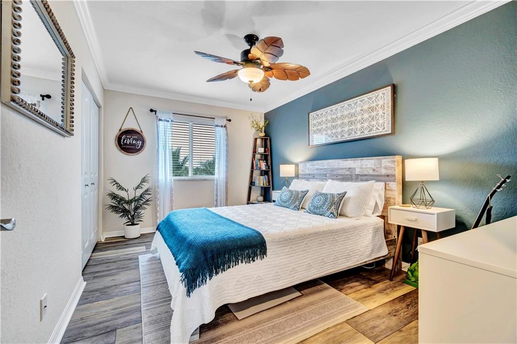 Vista Lago - Residential