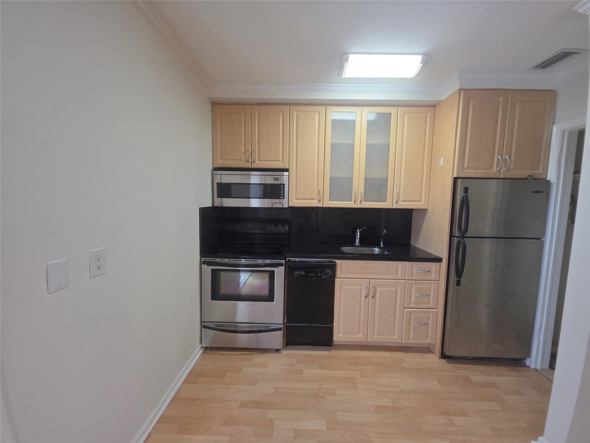 2131 NE 42nd Ct 208E