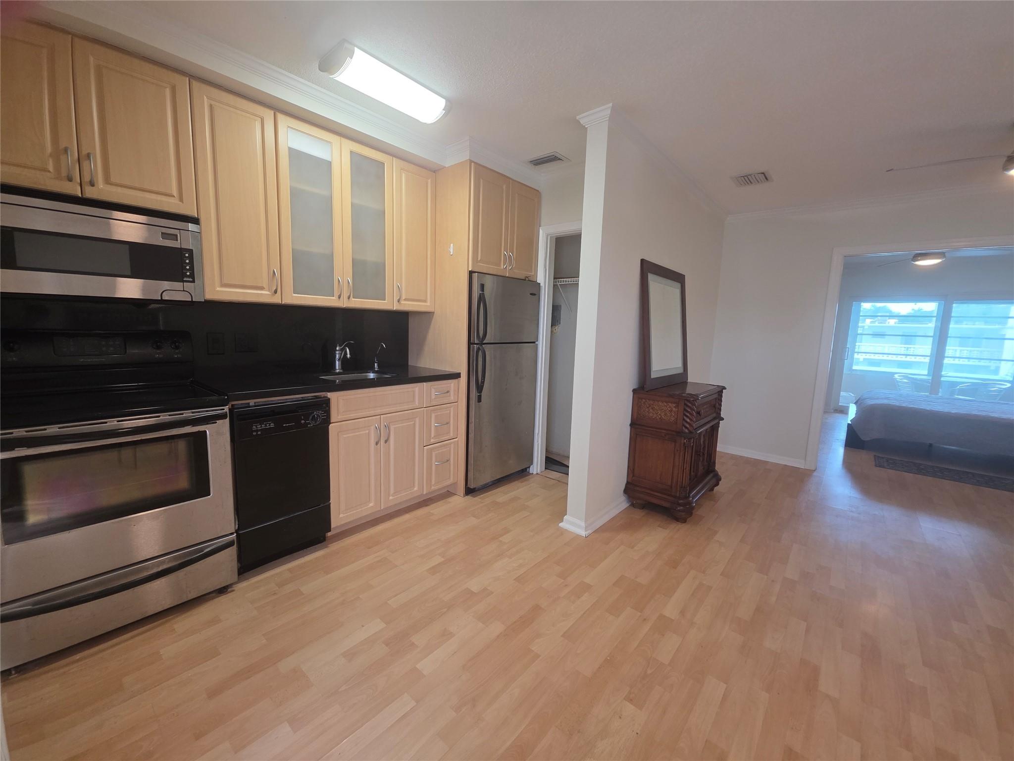 2131 NE 42nd Ct 208E