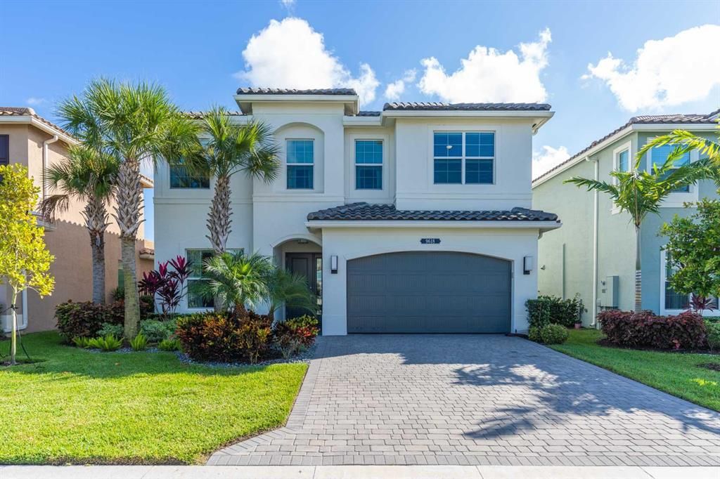 Photo of 9618 Brook Isles Avenue, Delray Beach, FL 33446 (MLS # R10752613)