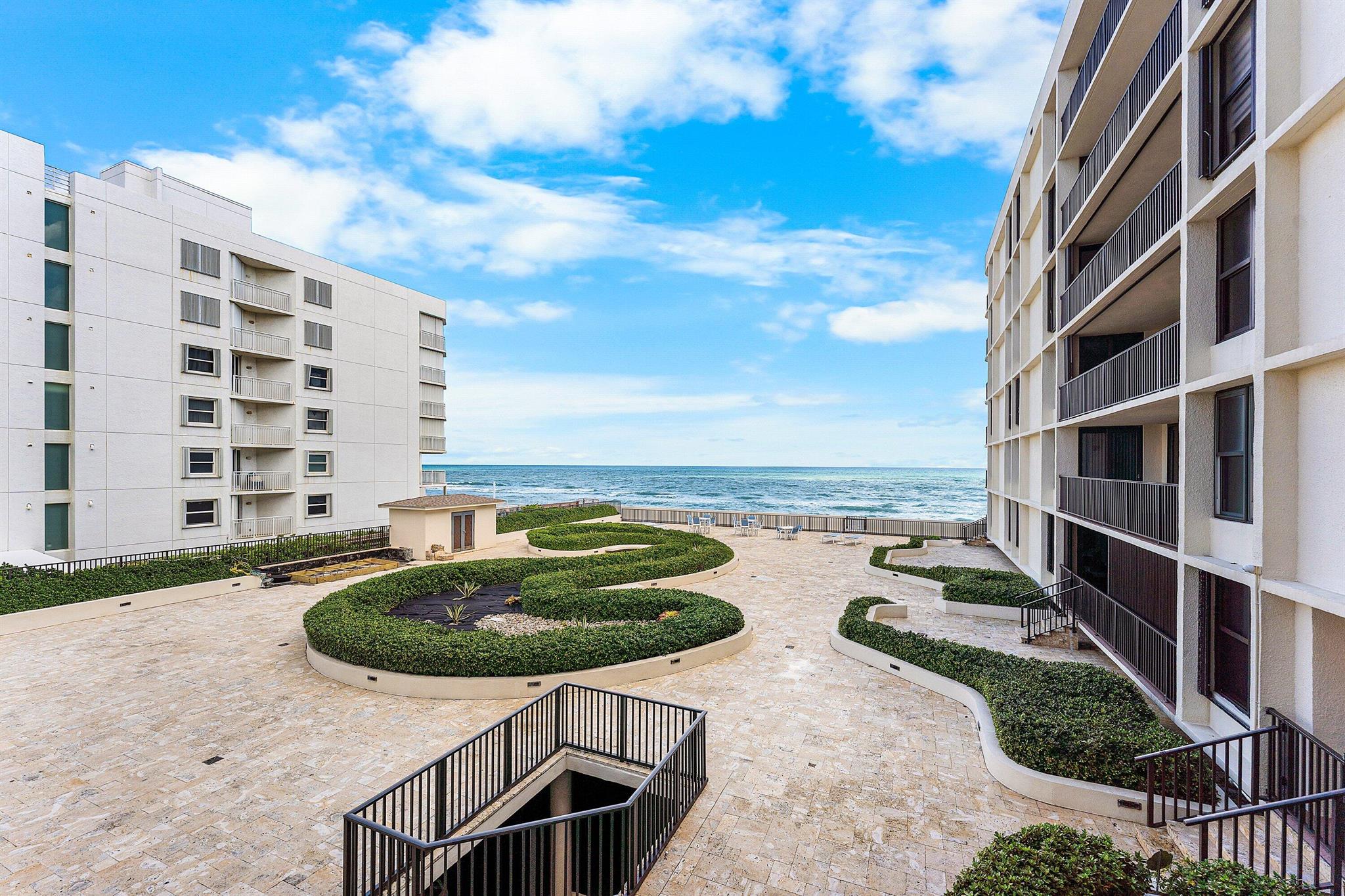 DUNE DECK OF THE PALM BEA - Residential