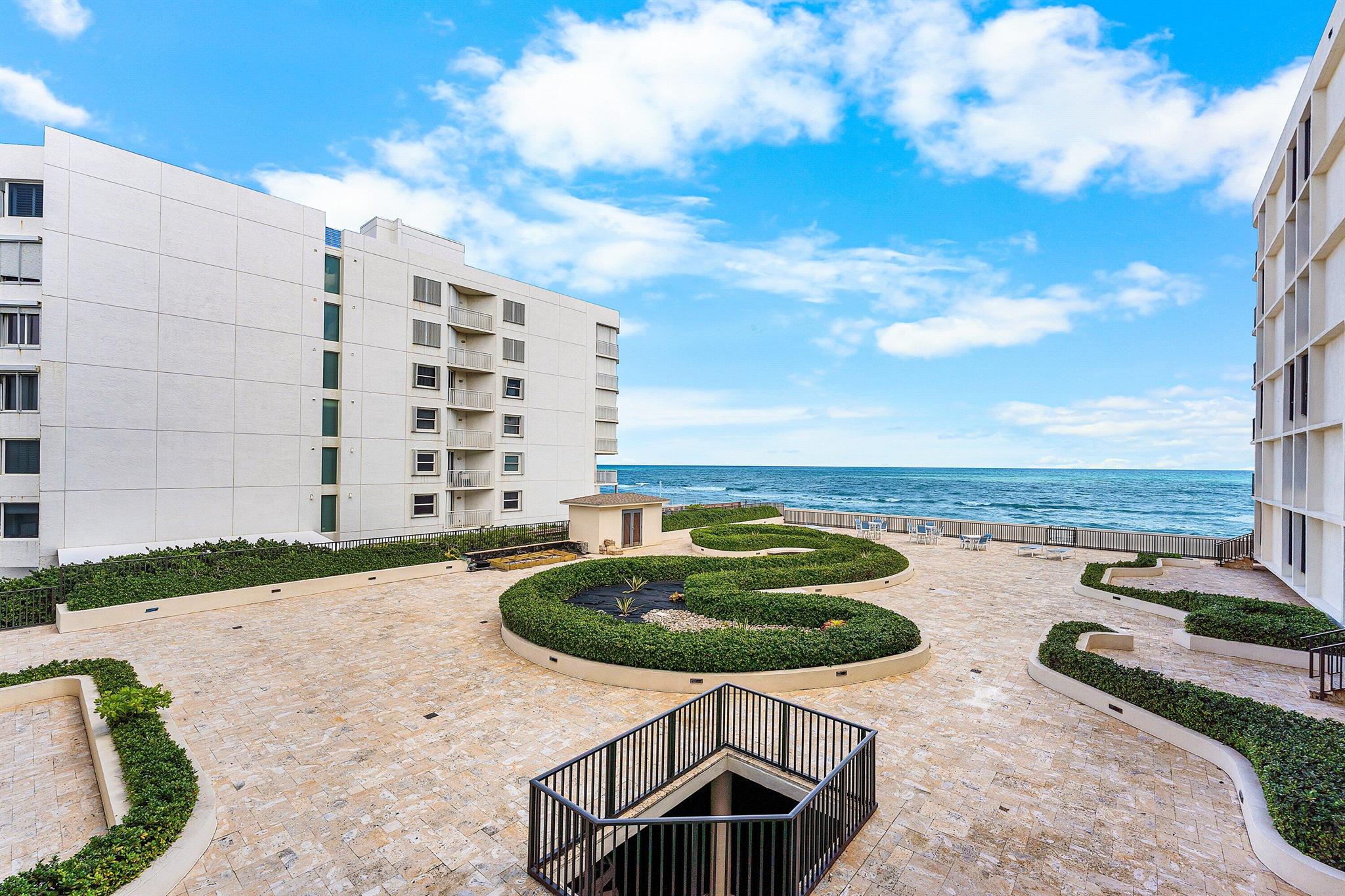 DUNE DECK OF THE PALM BEA - Residential