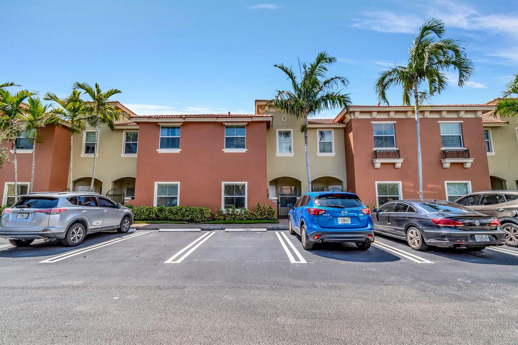 Photo of 306 Lake Monterey Circle, Boynton Beach, FL 33426 (MLS # R10918819)