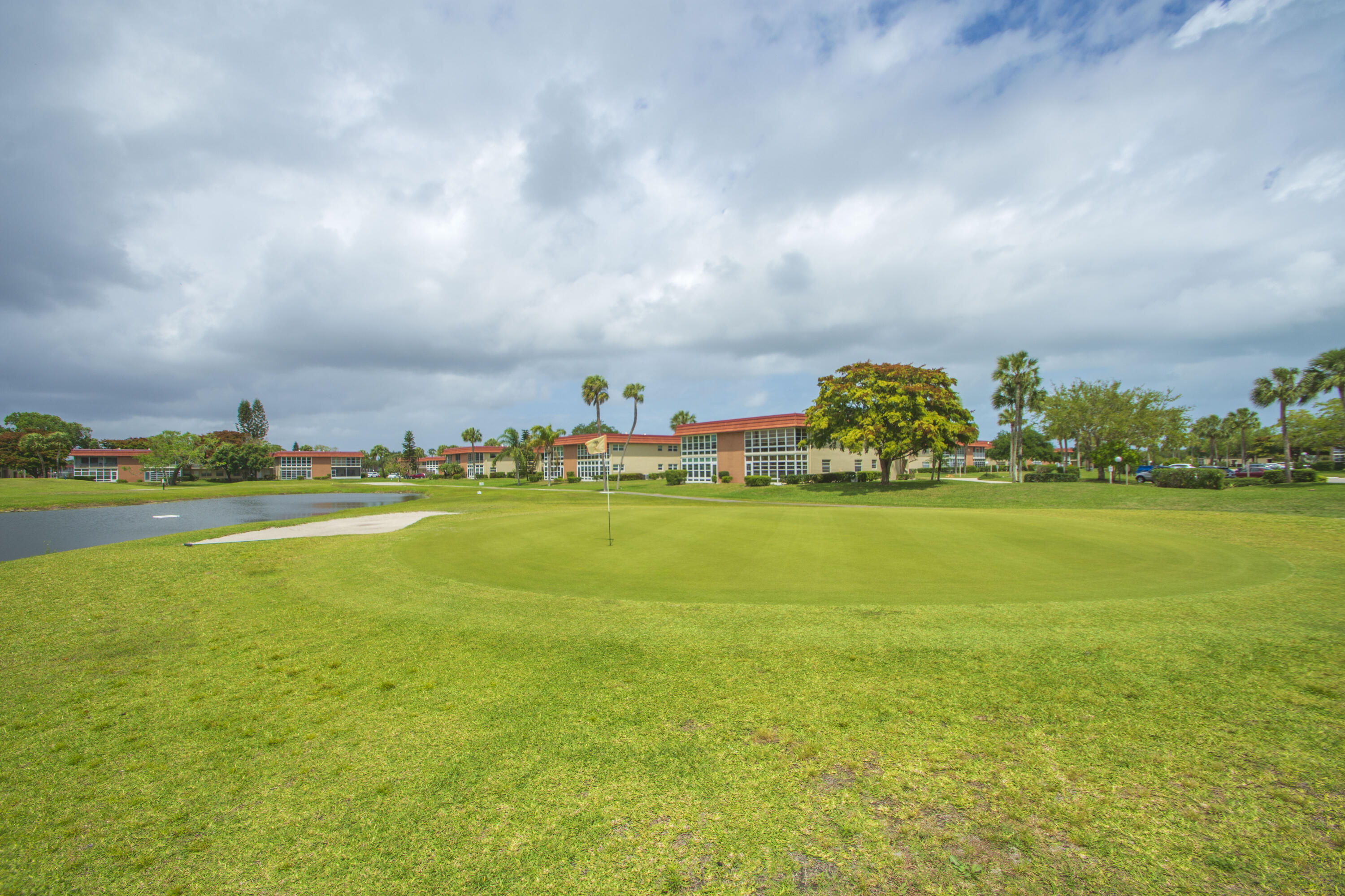 VISTA ROYALE PHASE IV BLDGS 83-111 - Residential