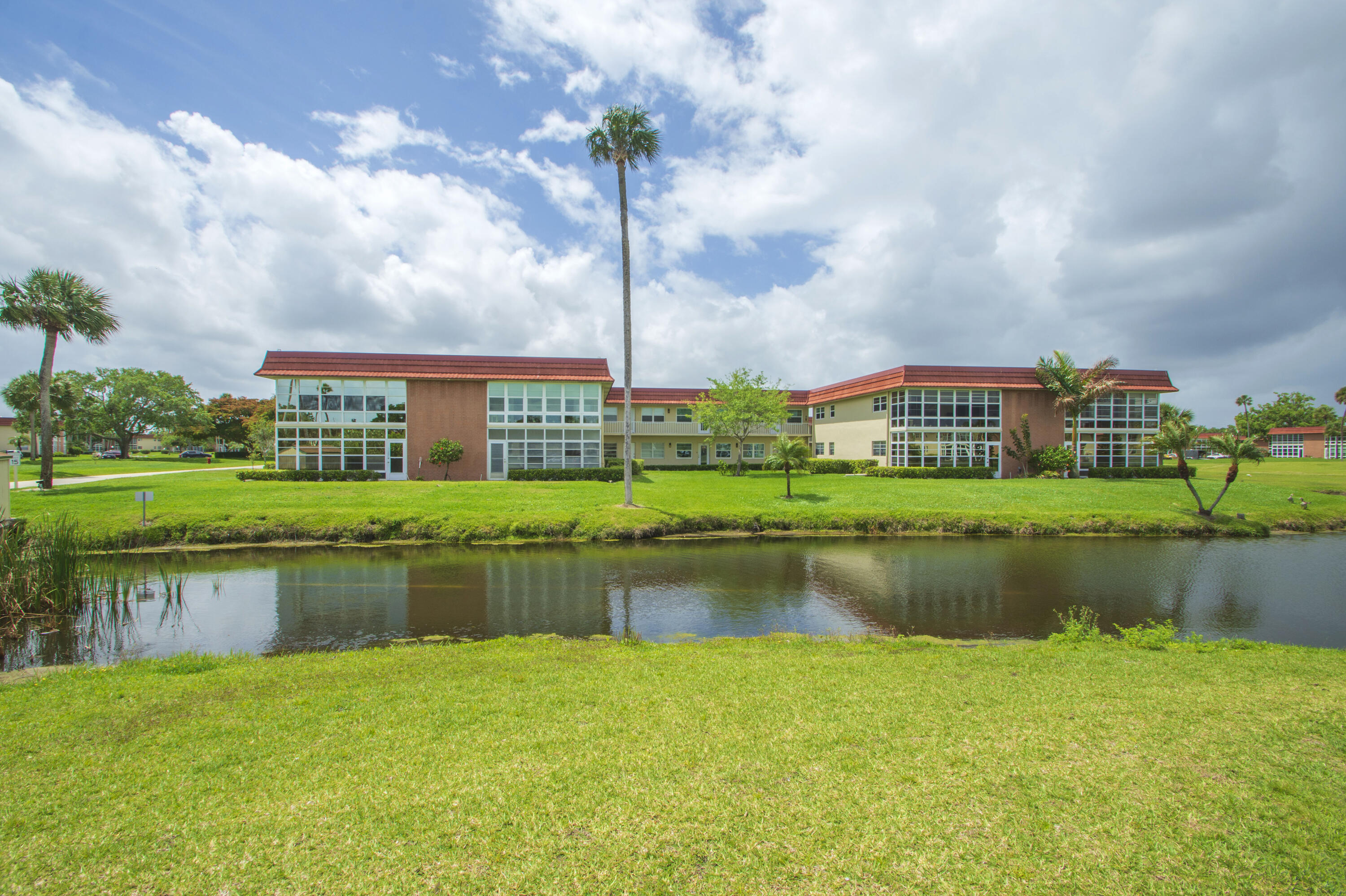 VISTA ROYALE PHASE IV BLDGS 83-111 - Residential