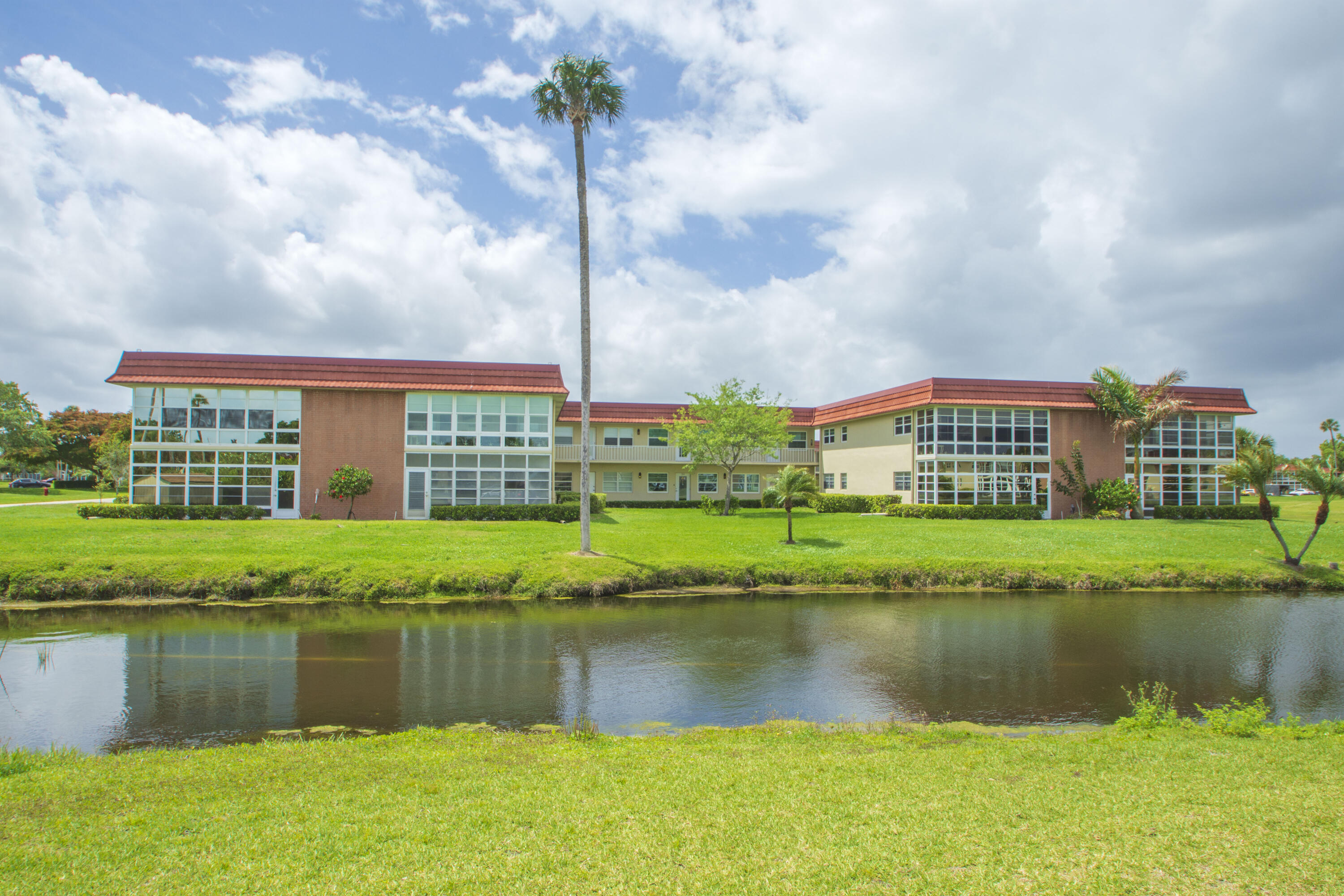 VISTA ROYALE PHASE IV BLDGS 83-111 - Residential