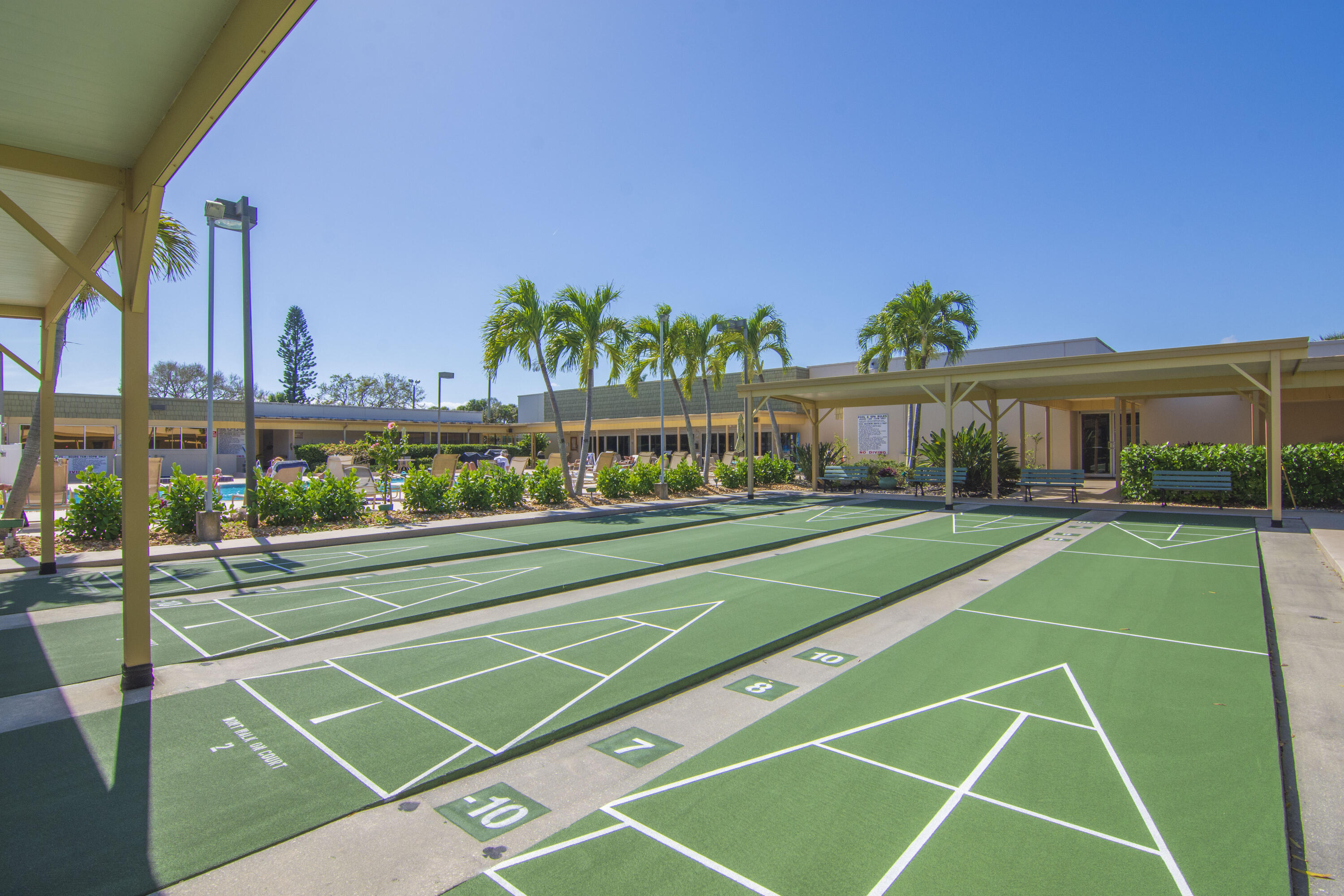 VISTA ROYALE PHASE IV BLDGS 83-111 - Residential