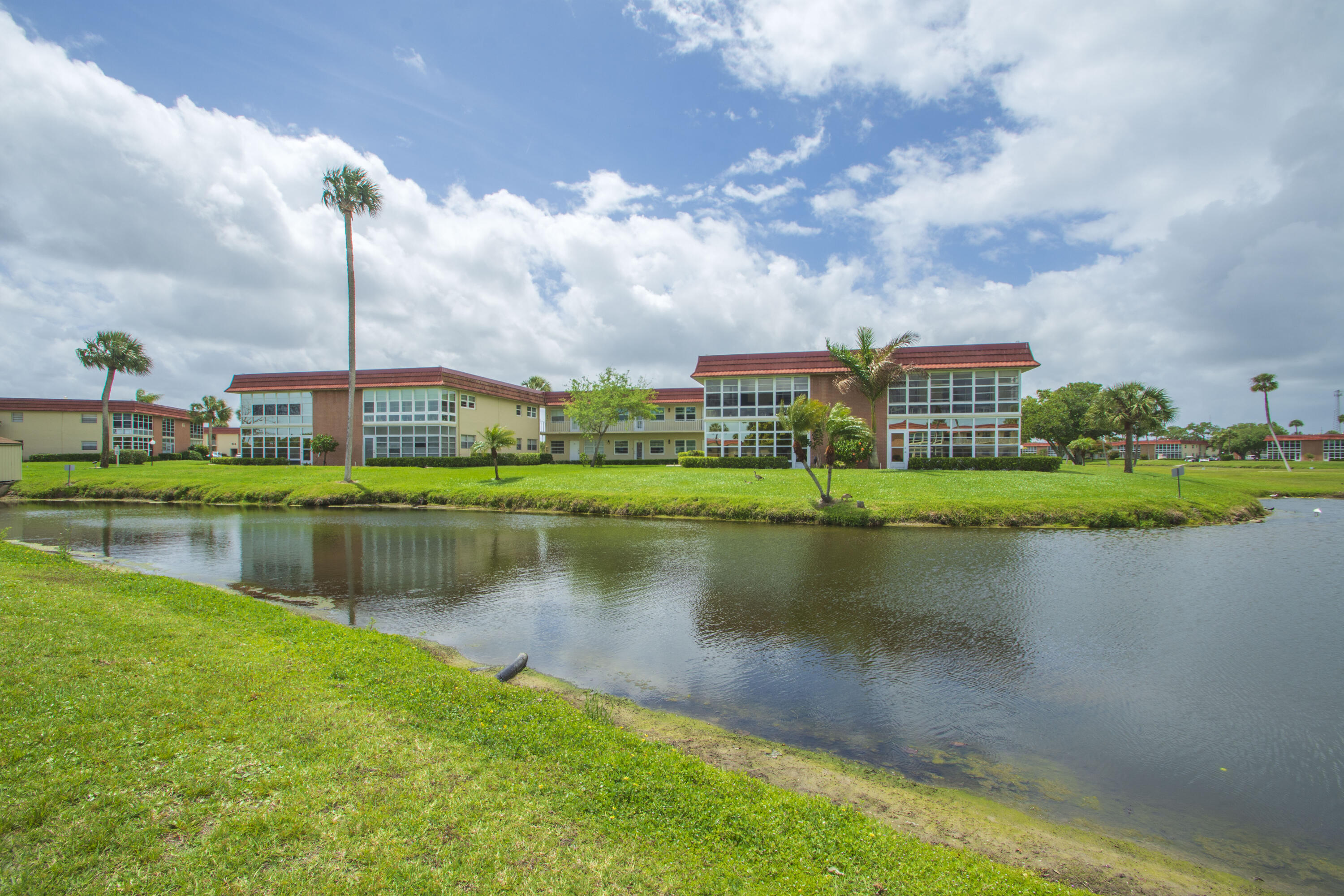 VISTA ROYALE PHASE IV BLDGS 83-111 - Residential