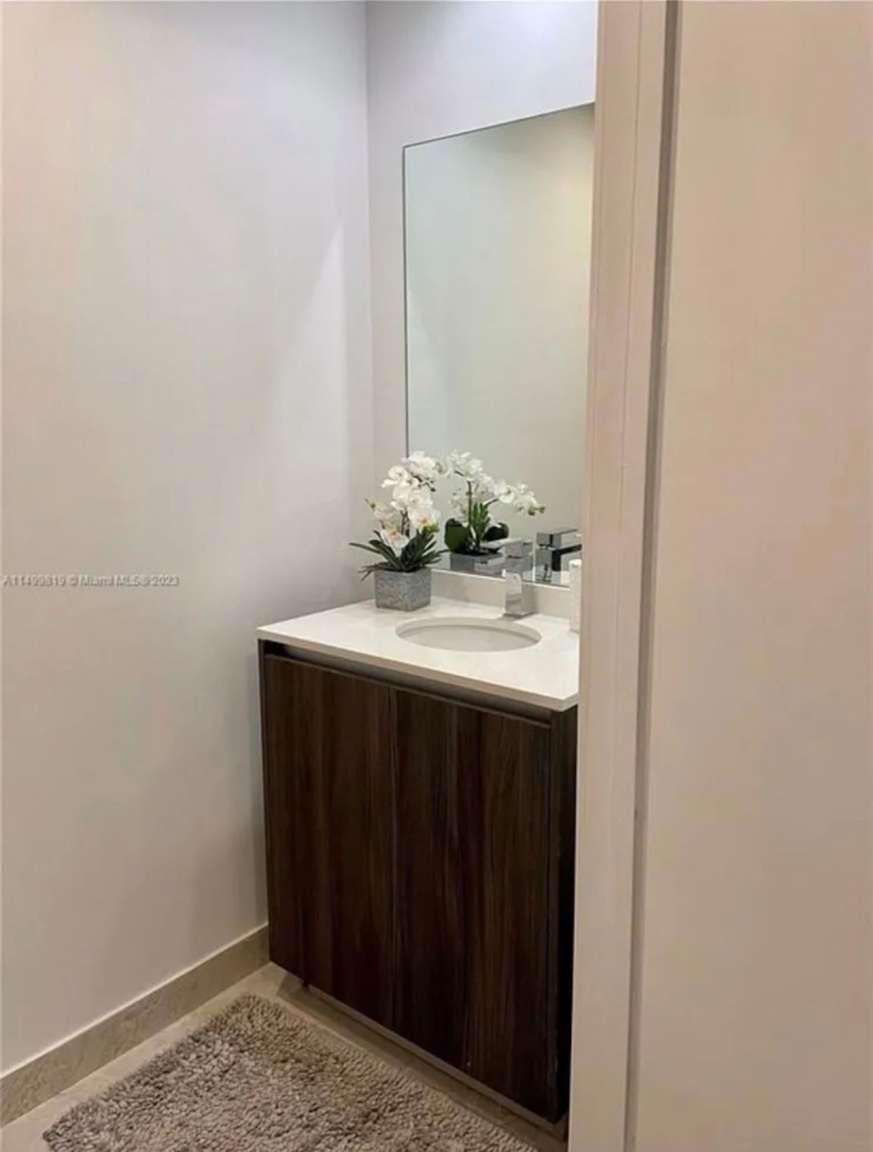 ARIA ON THE BAY CONDO - Residential Lease