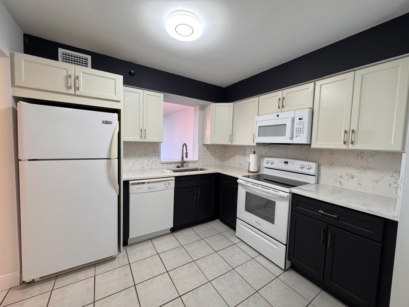 4570 NW 18th Avenue 605