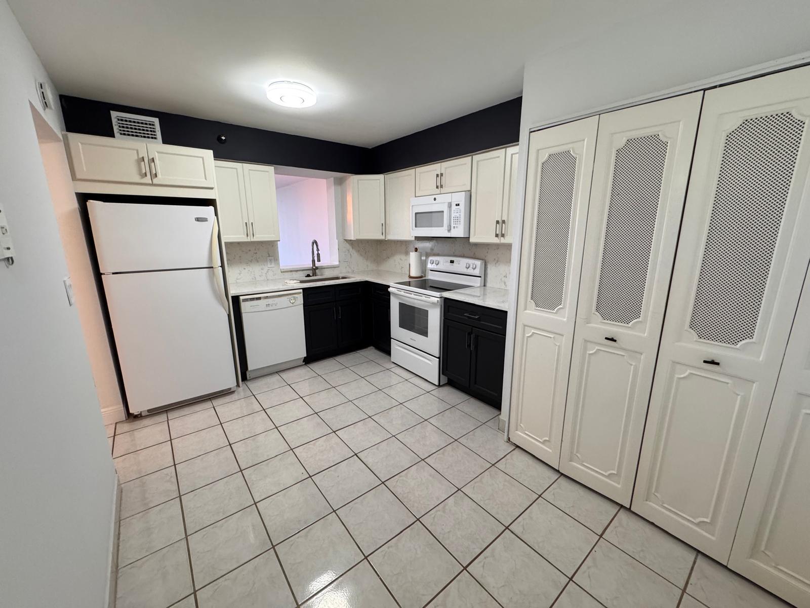 4570 NW 18th Avenue 605