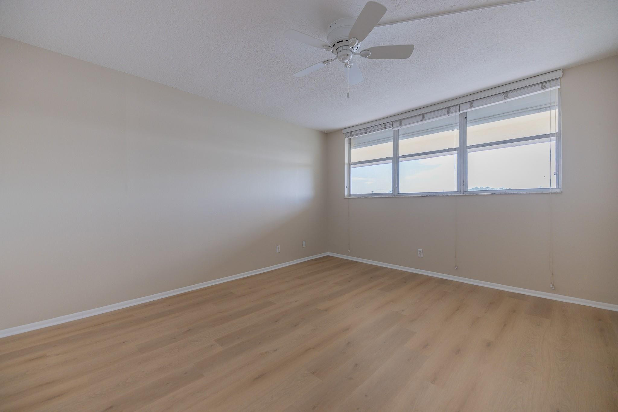 CROSS FOX CONDO - Residential
