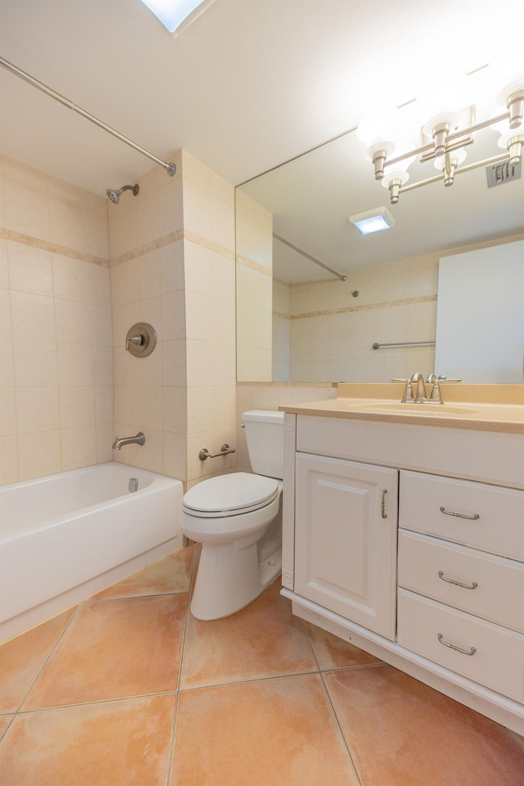 CROSS FOX CONDO - Residential