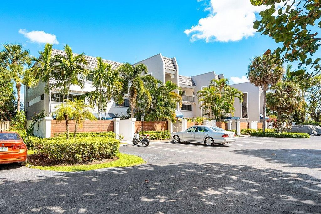 Photo of 801 Palm Trail #8, Delray Beach, FL 33483 (MLS # R10999686)