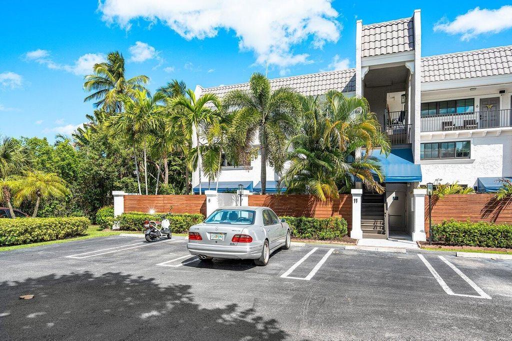 Photo of 801 Palm Trail #8, Delray Beach, FL 33483 (MLS # R10999686)