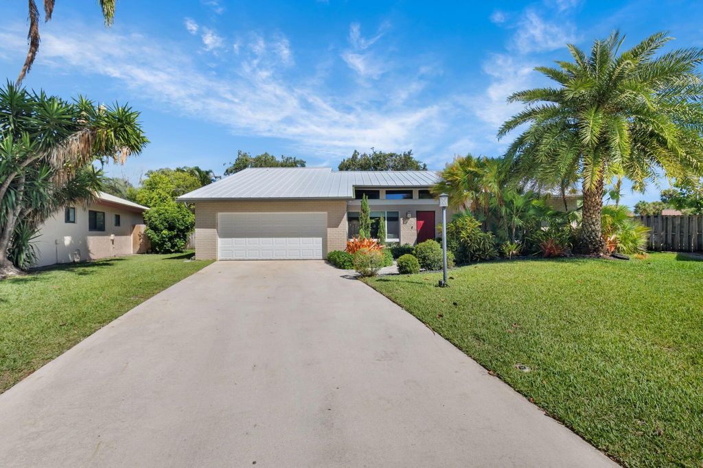 Photo of 21521 Hollandaire Drive, Boca Raton, FL 33433 (MLS # R11091155)