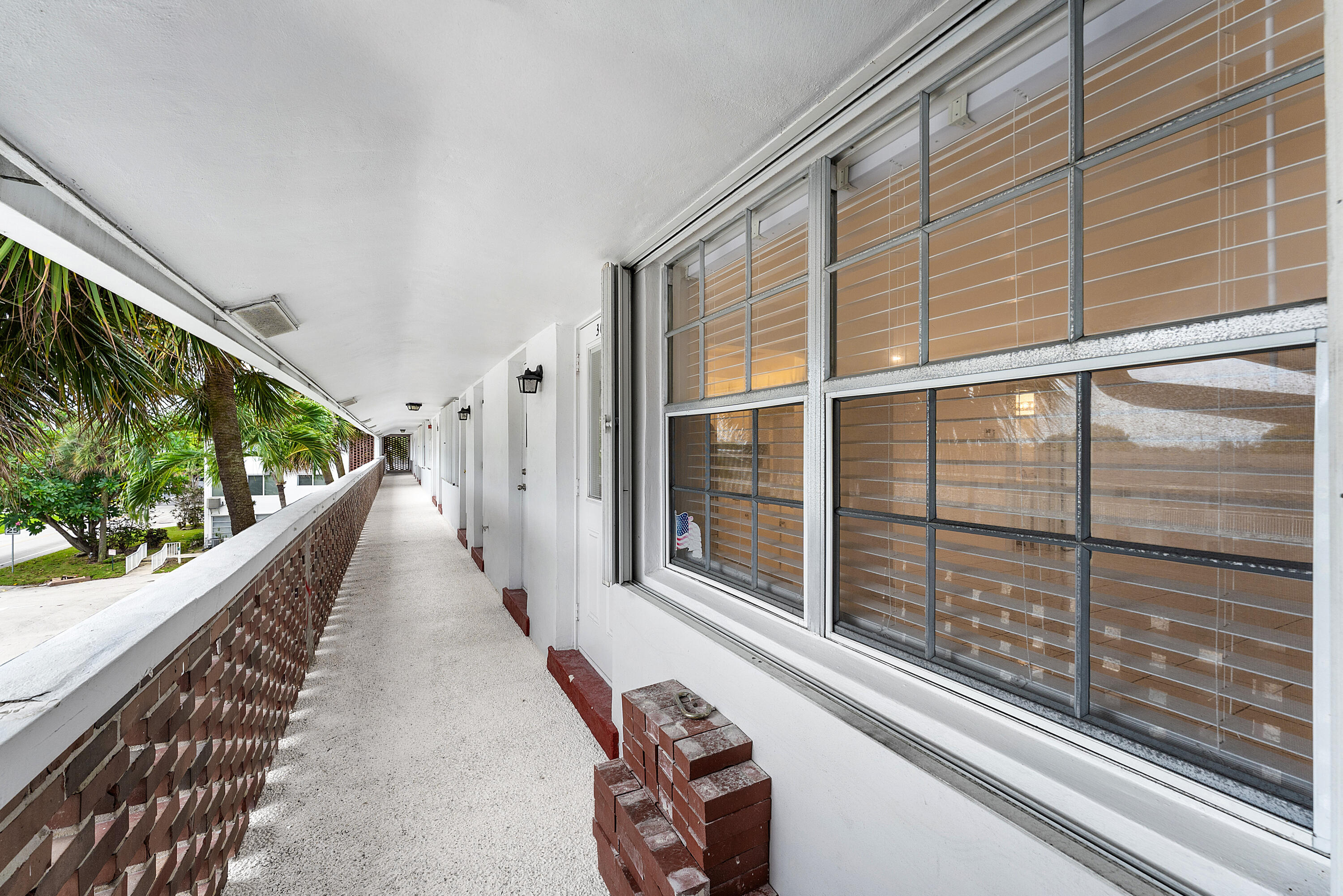 2050 NE 39TH Street E307