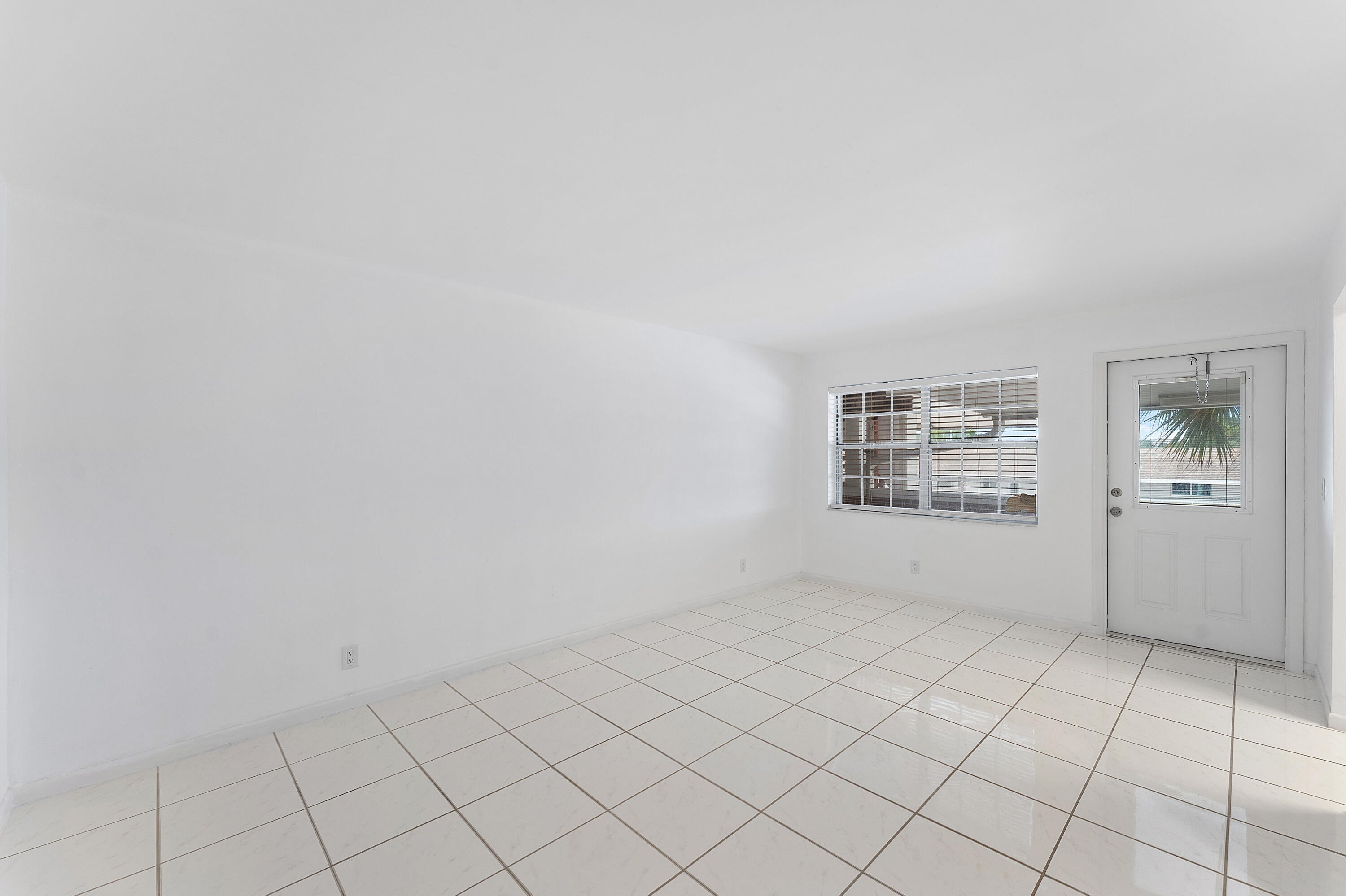 2050 NE 39TH Street E307