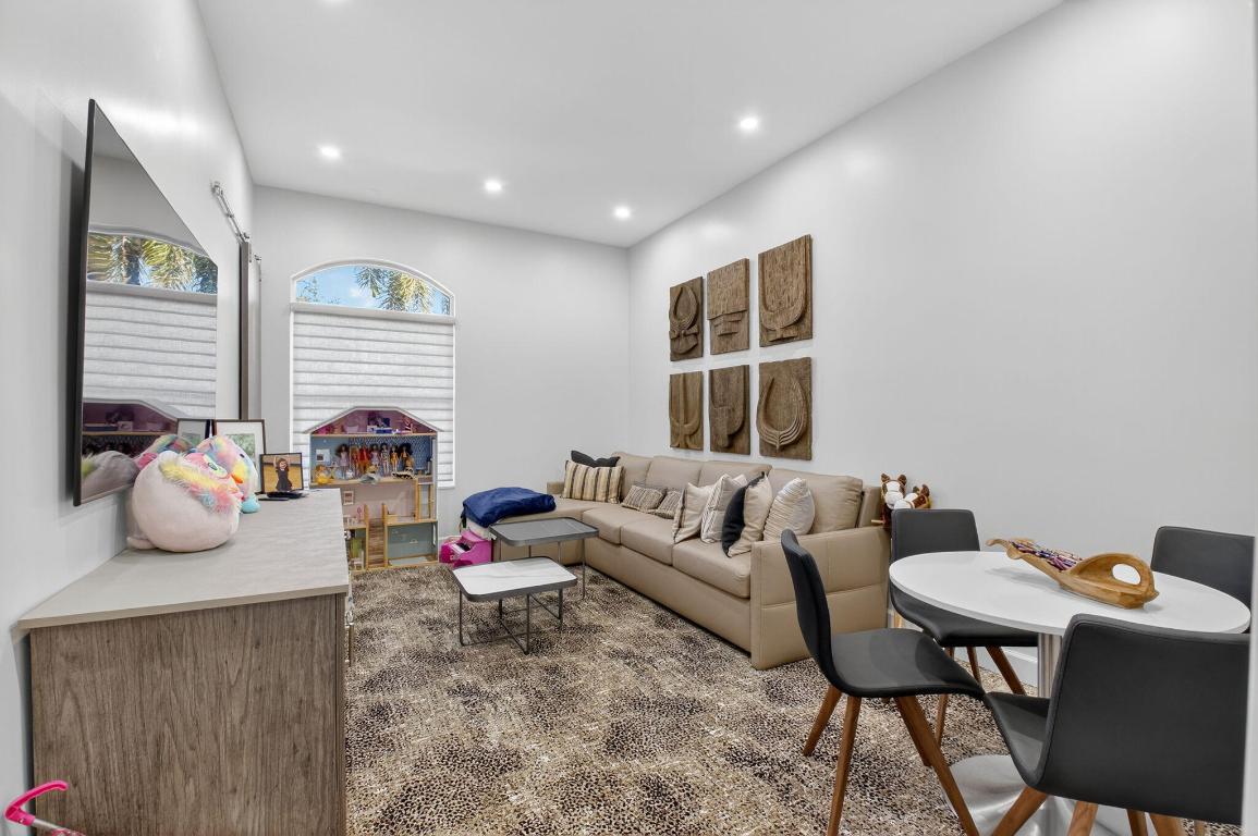 BRIARCLIFF AT WOODFIELD COUNTRY CLUB - Residential