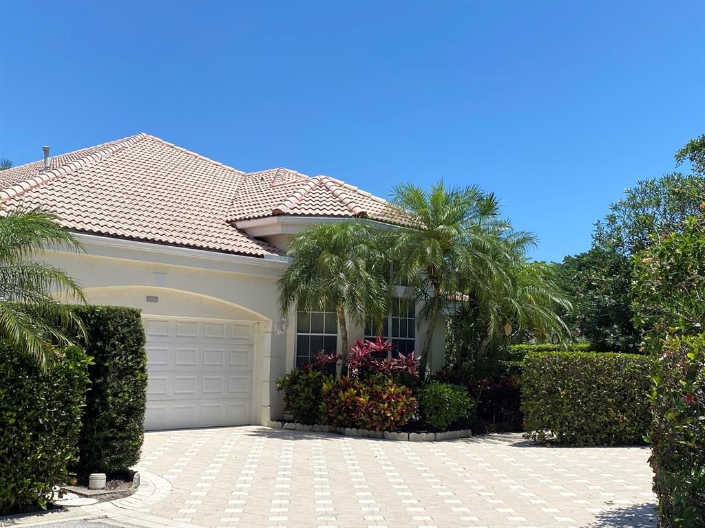 Photo of 156 Windward Drive, Palm Beach Gardens, FL 33418 (MLS # R10797466)