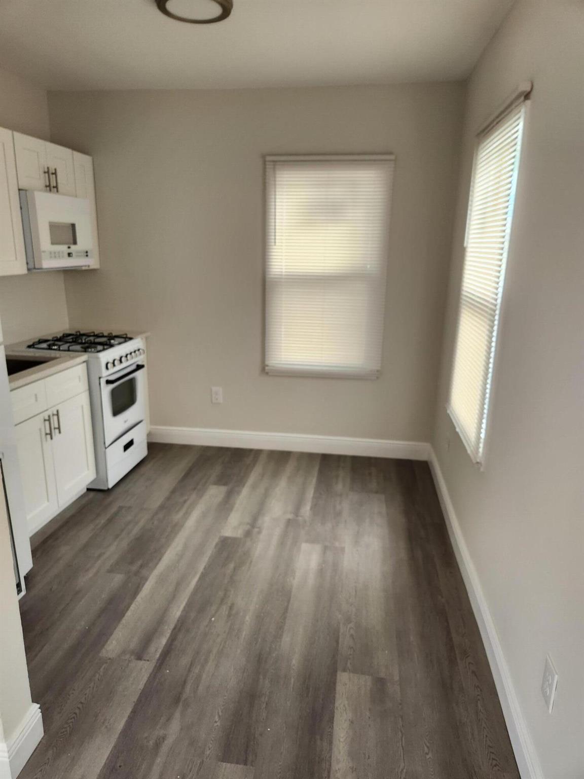 CRESCENT HEIGHTS - Residential Lease