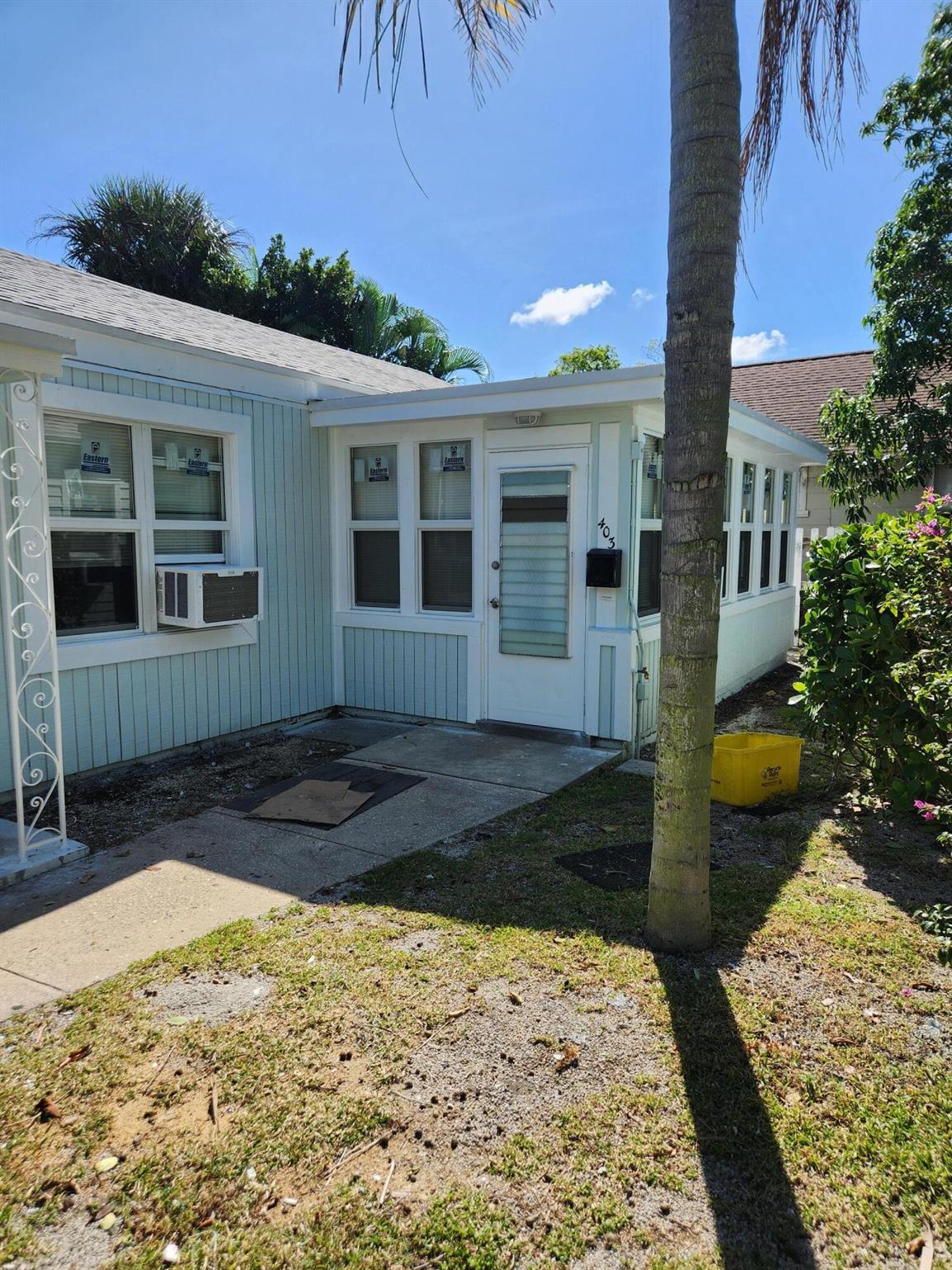 CRESCENT HEIGHTS - Residential Lease