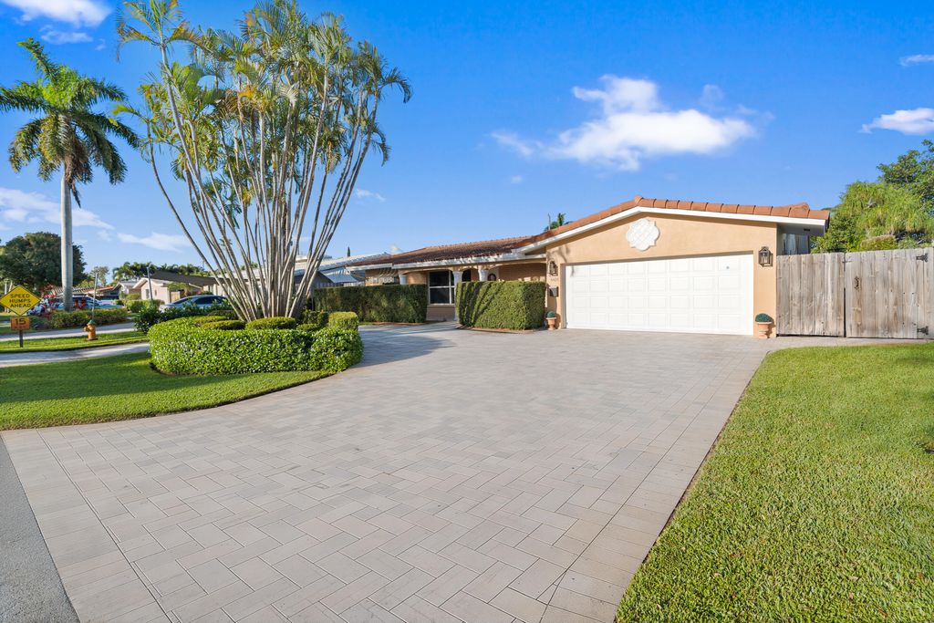 Photo of 4421 NE 16th Terrace, Oakland Park, FL 33334 (MLS # B26005685)