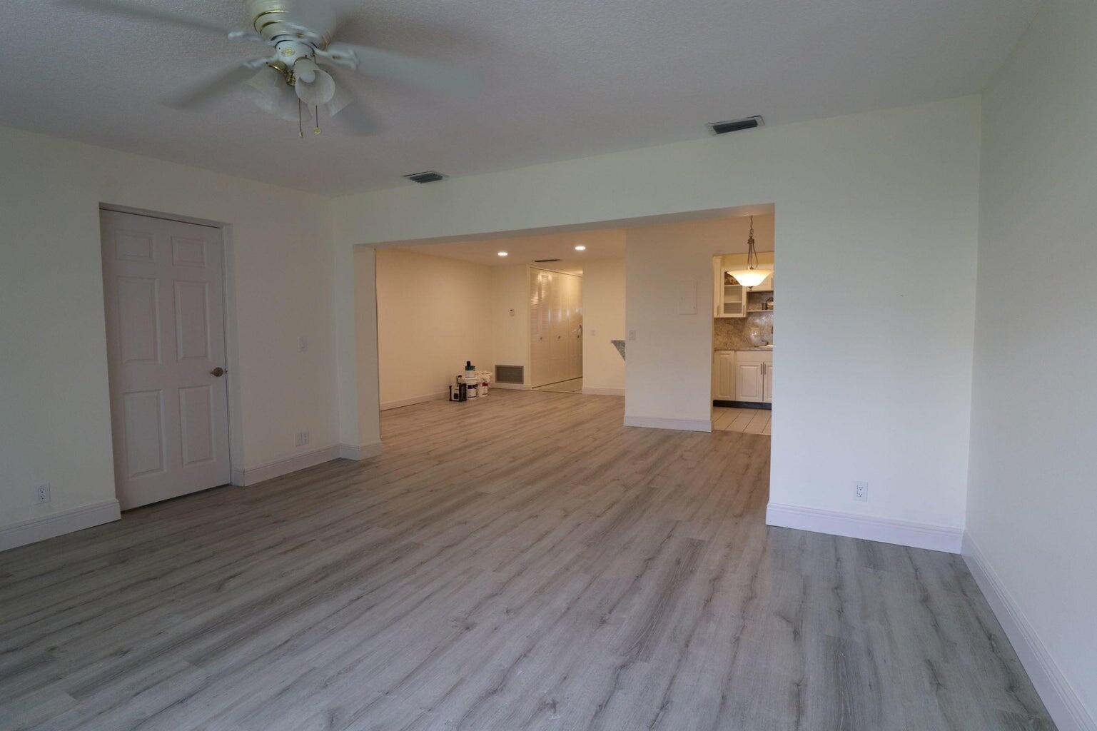 5800 Fernley Drive W 10