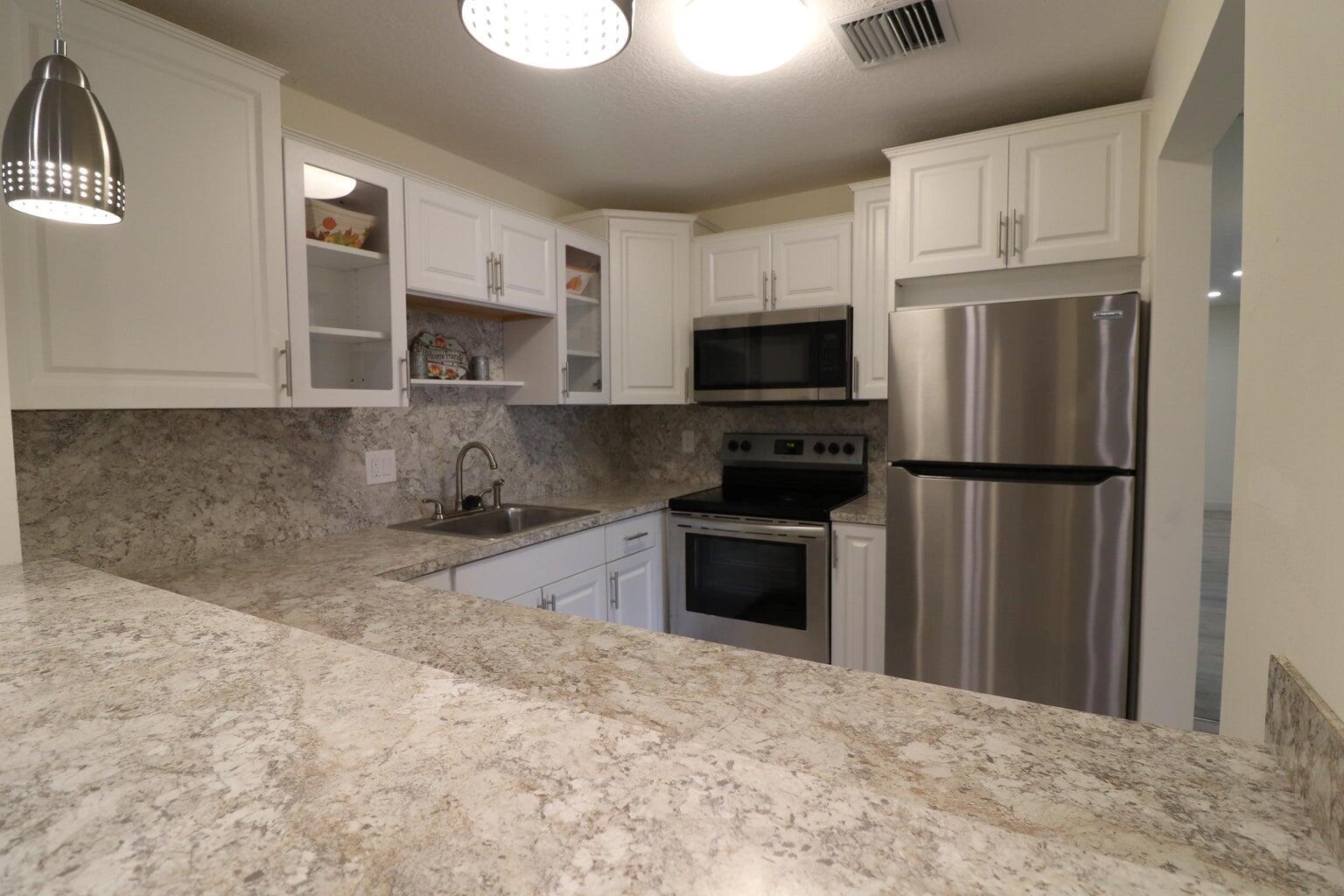 5800 Fernley Drive W 10