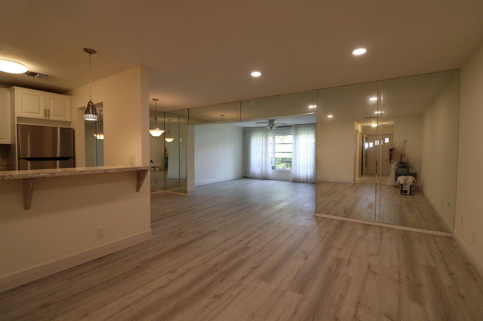 5800 Fernley Drive W 10
